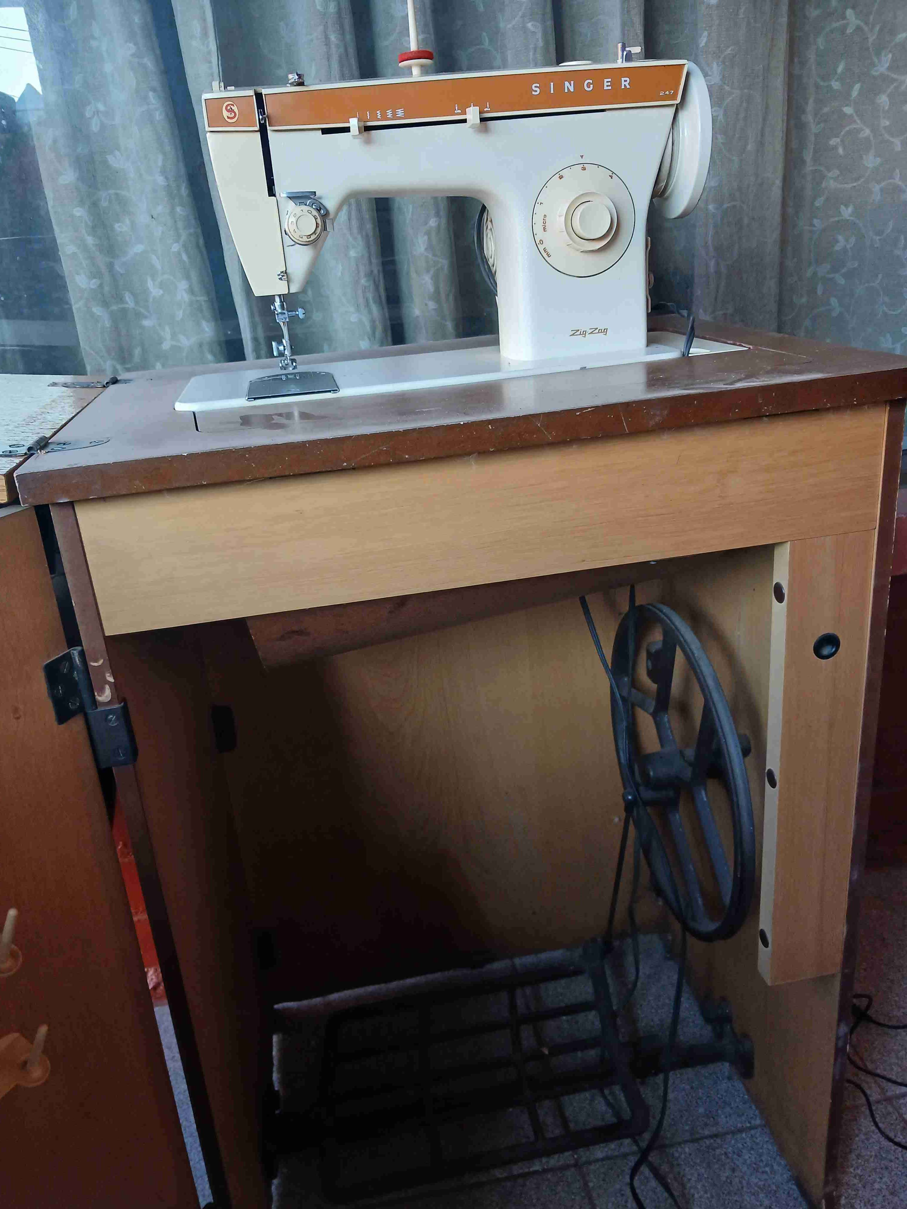 Máquina de coser Singer vintage - miniatura 3