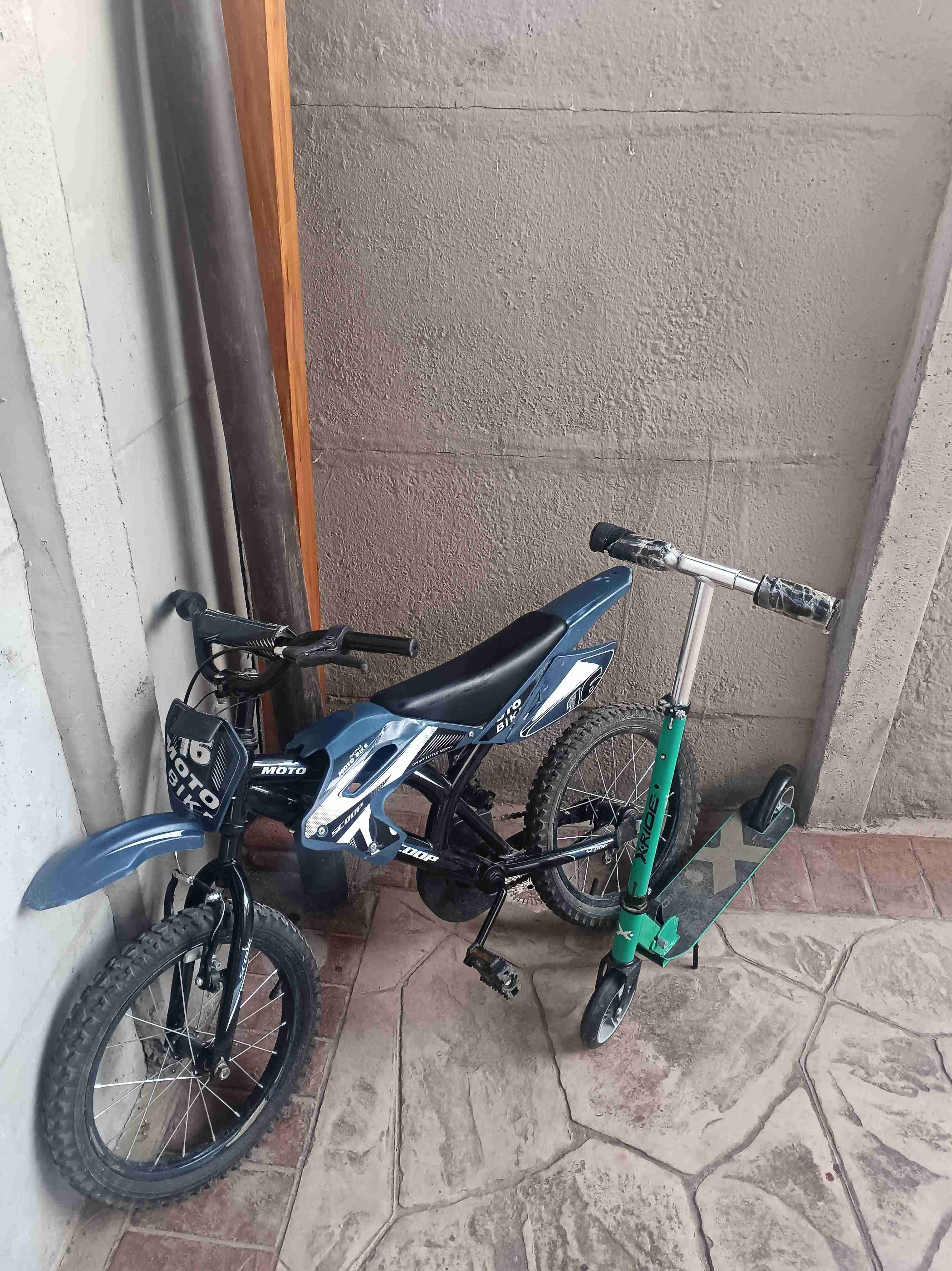 Bicicleta para niño con diseño moto - miniatura 1