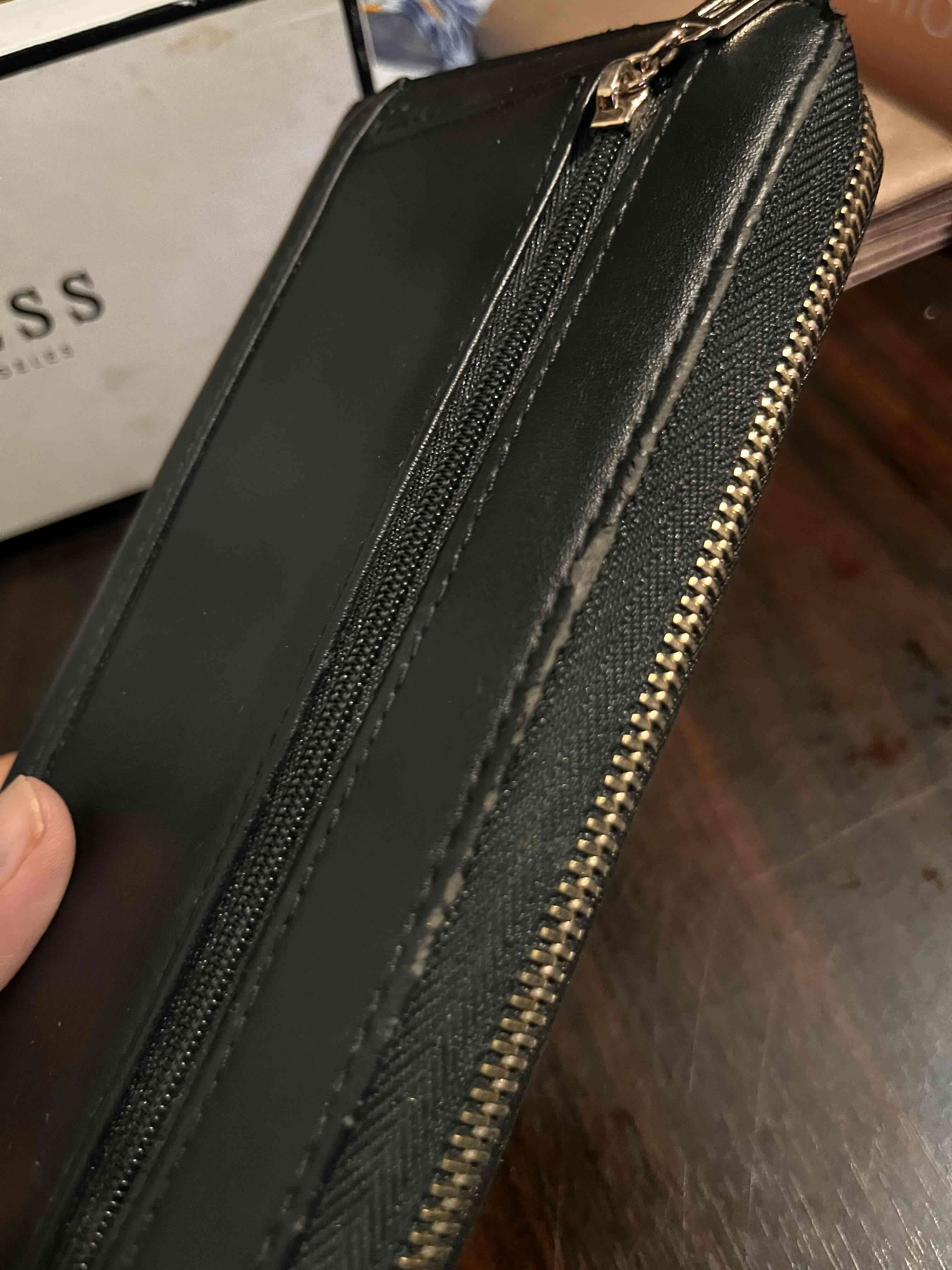 Billetera Guess negra con logo - miniatura 2