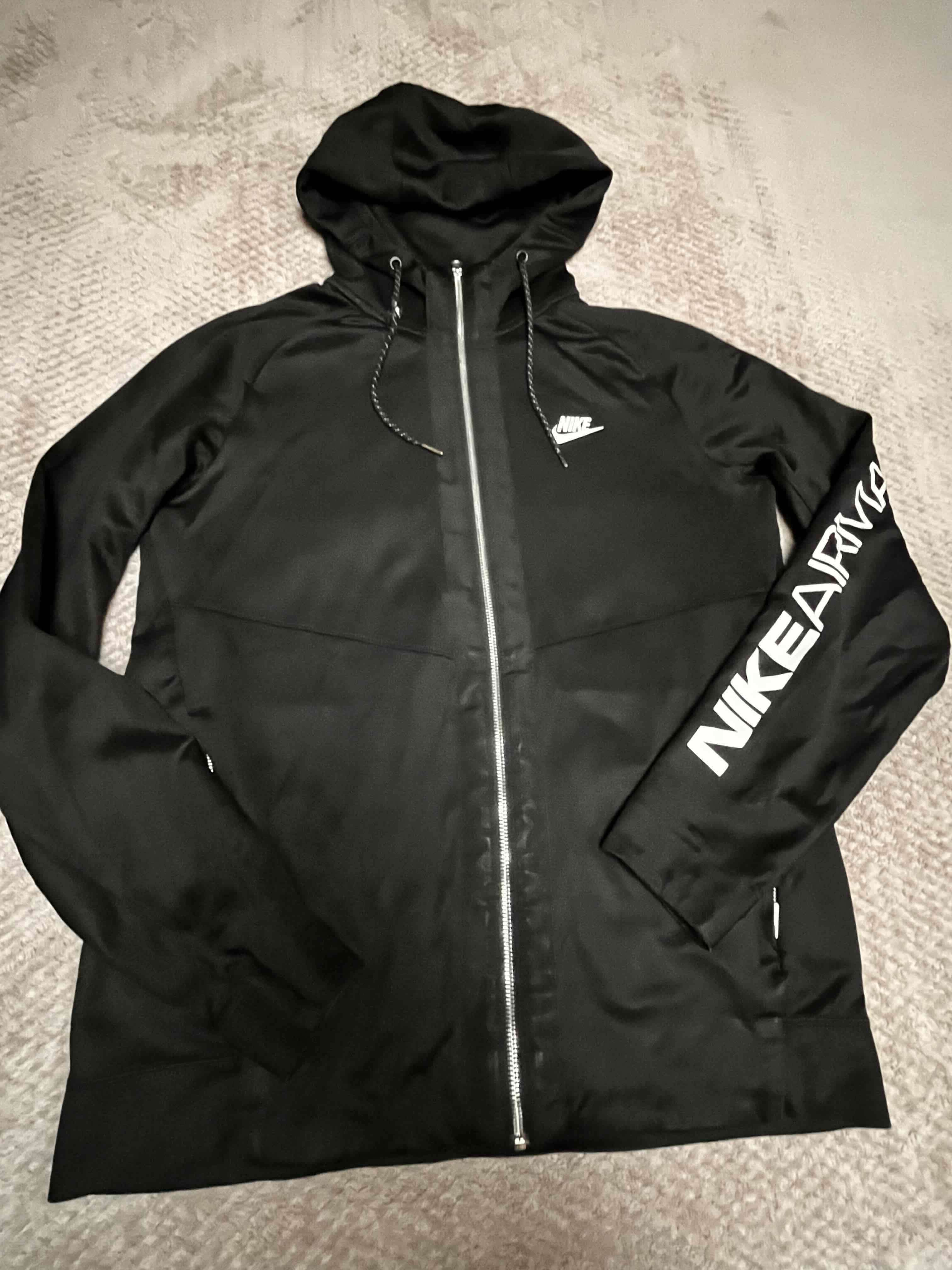 Polerón negro con capucha Nike - miniatura 1