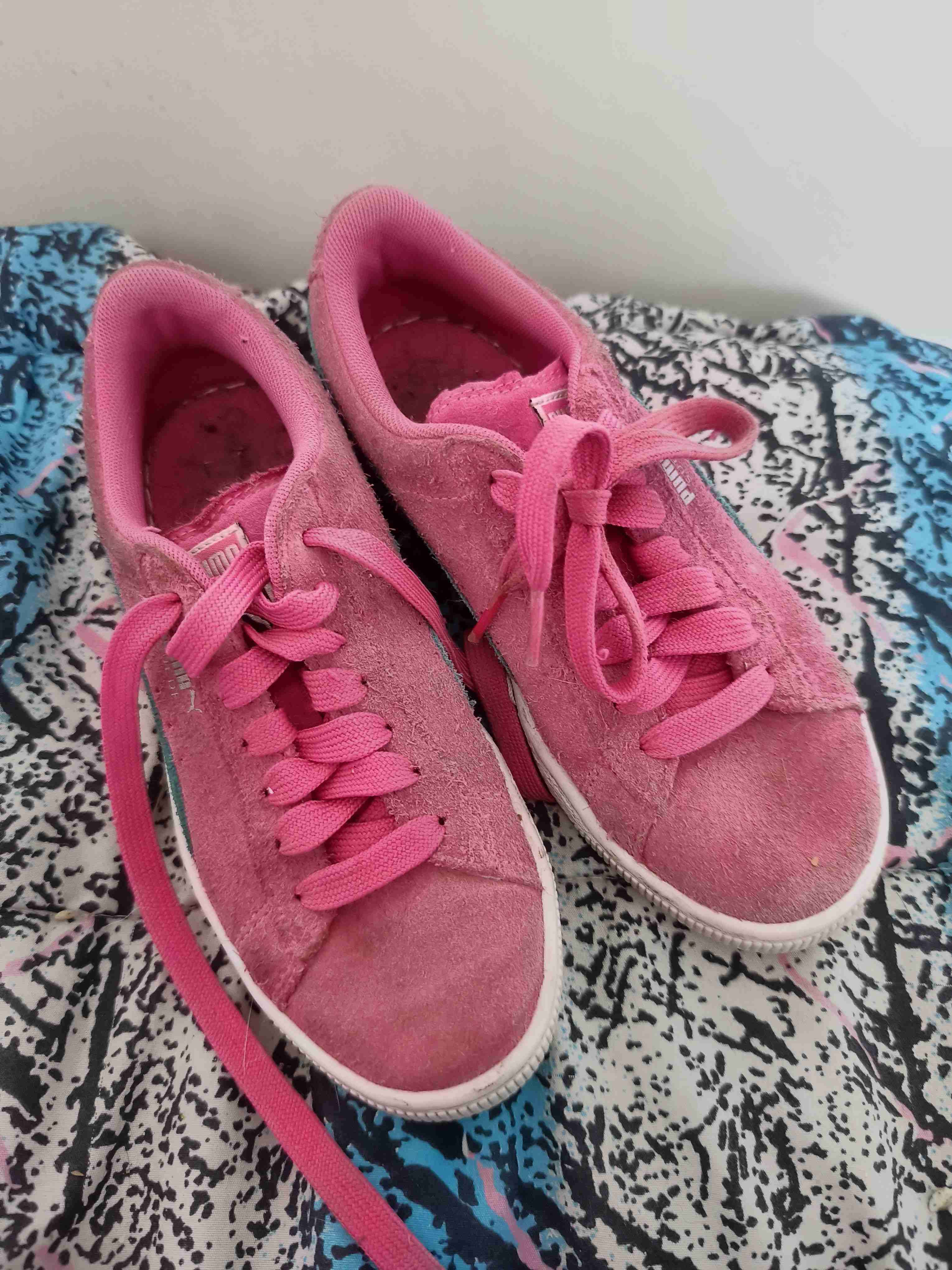Zapatillas rosas marca Puma - miniatura 2