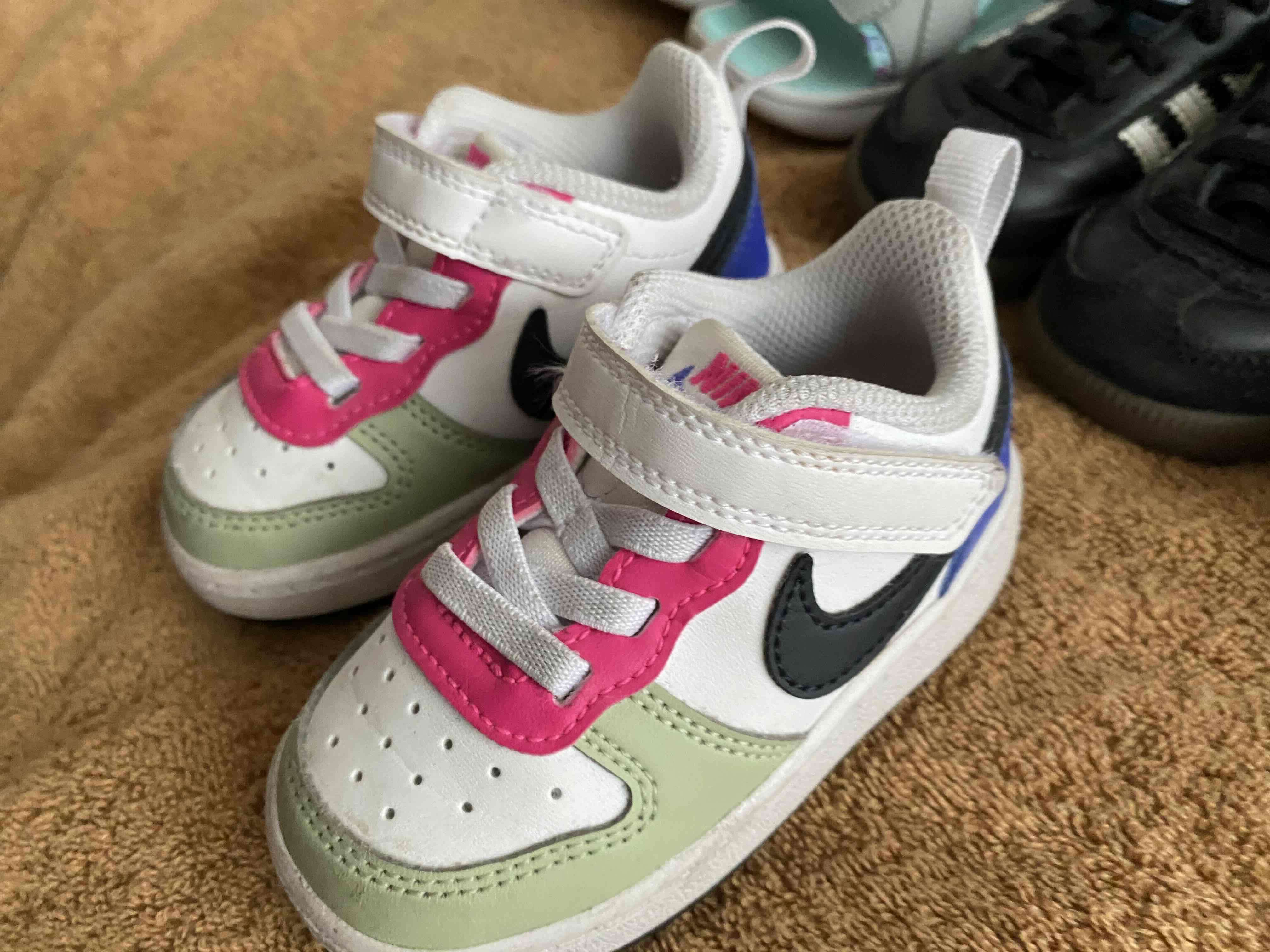 Zapatillas infantiles coloridas - miniatura 1