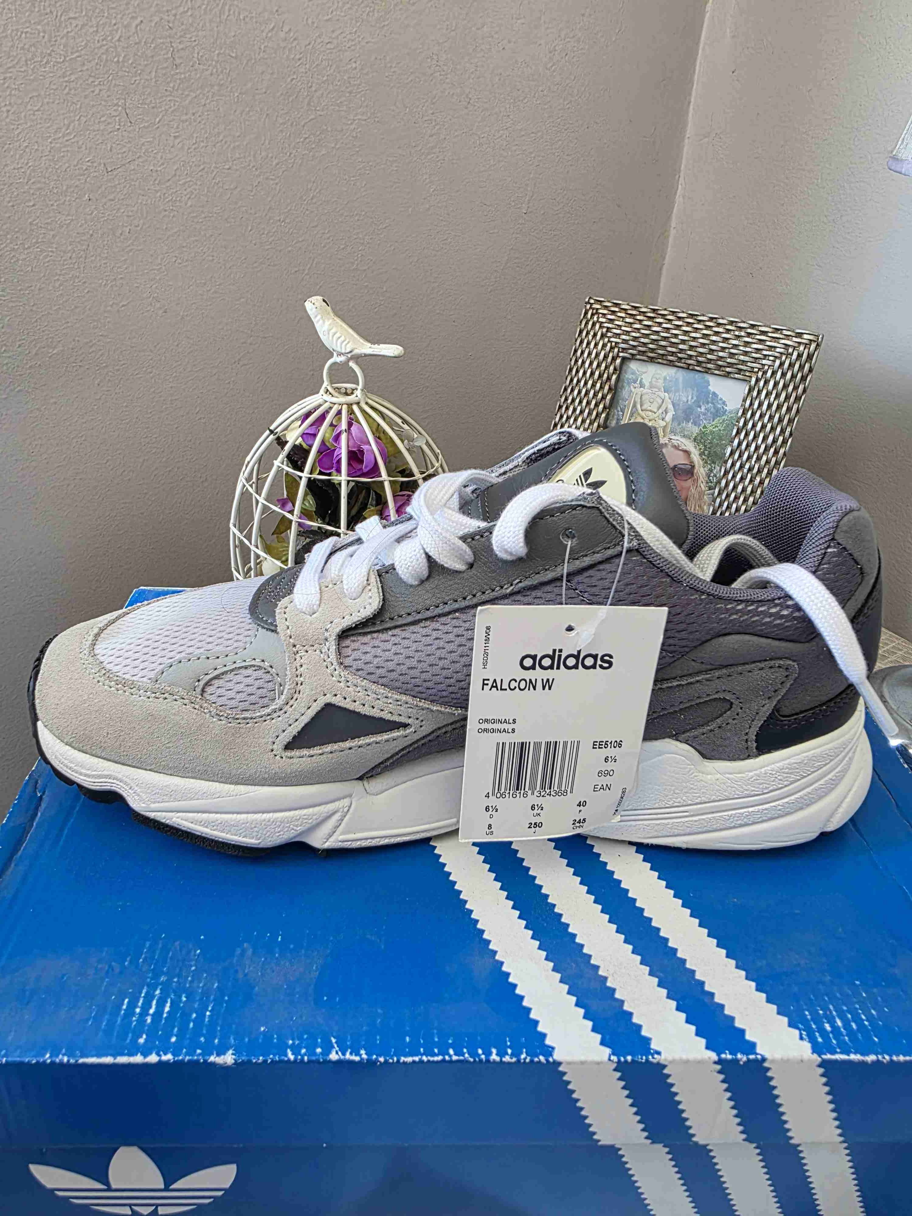 Zapatillas Adidas Falcon W gris