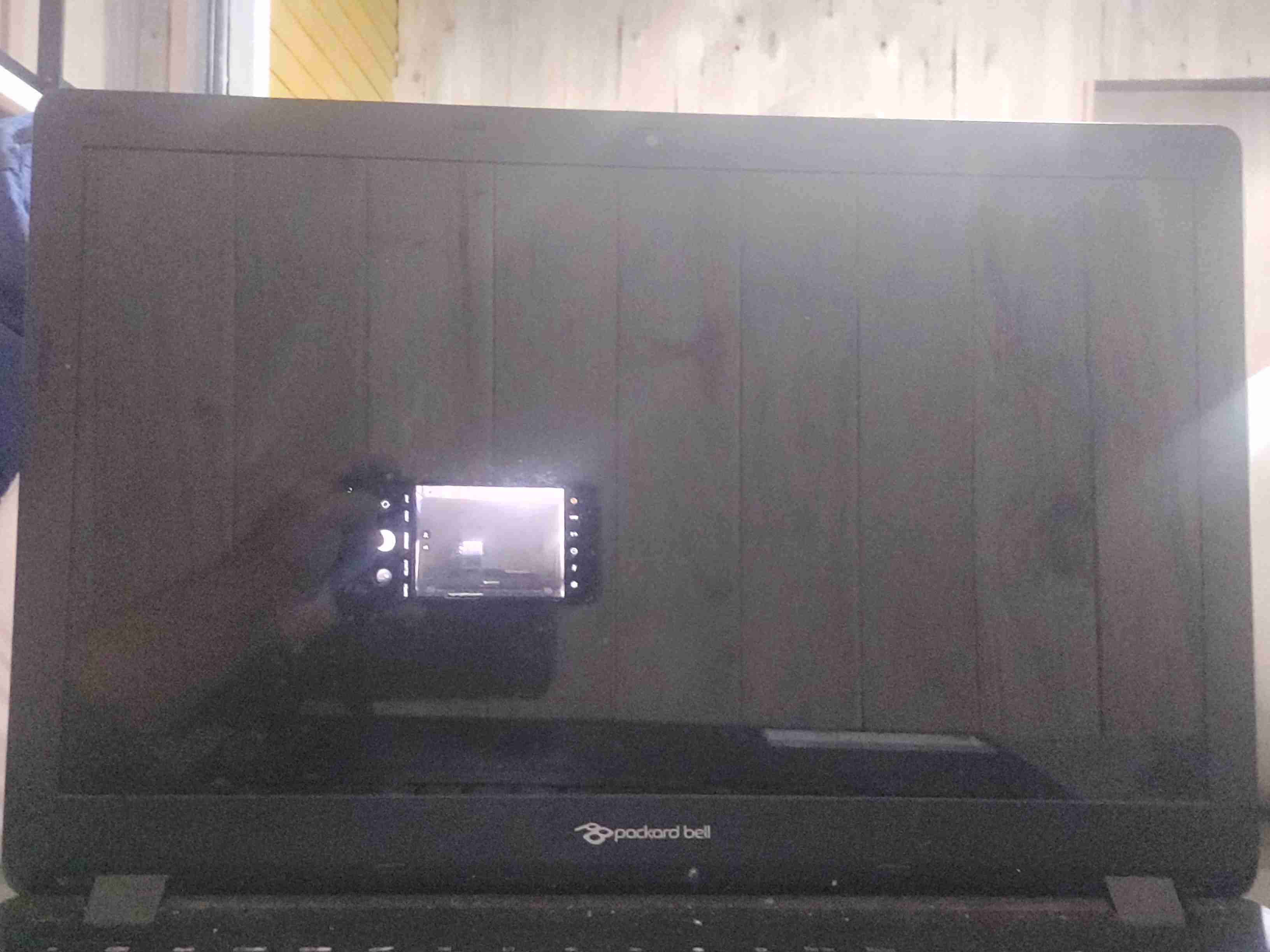Laptop Packard Bell usada - miniatura 4