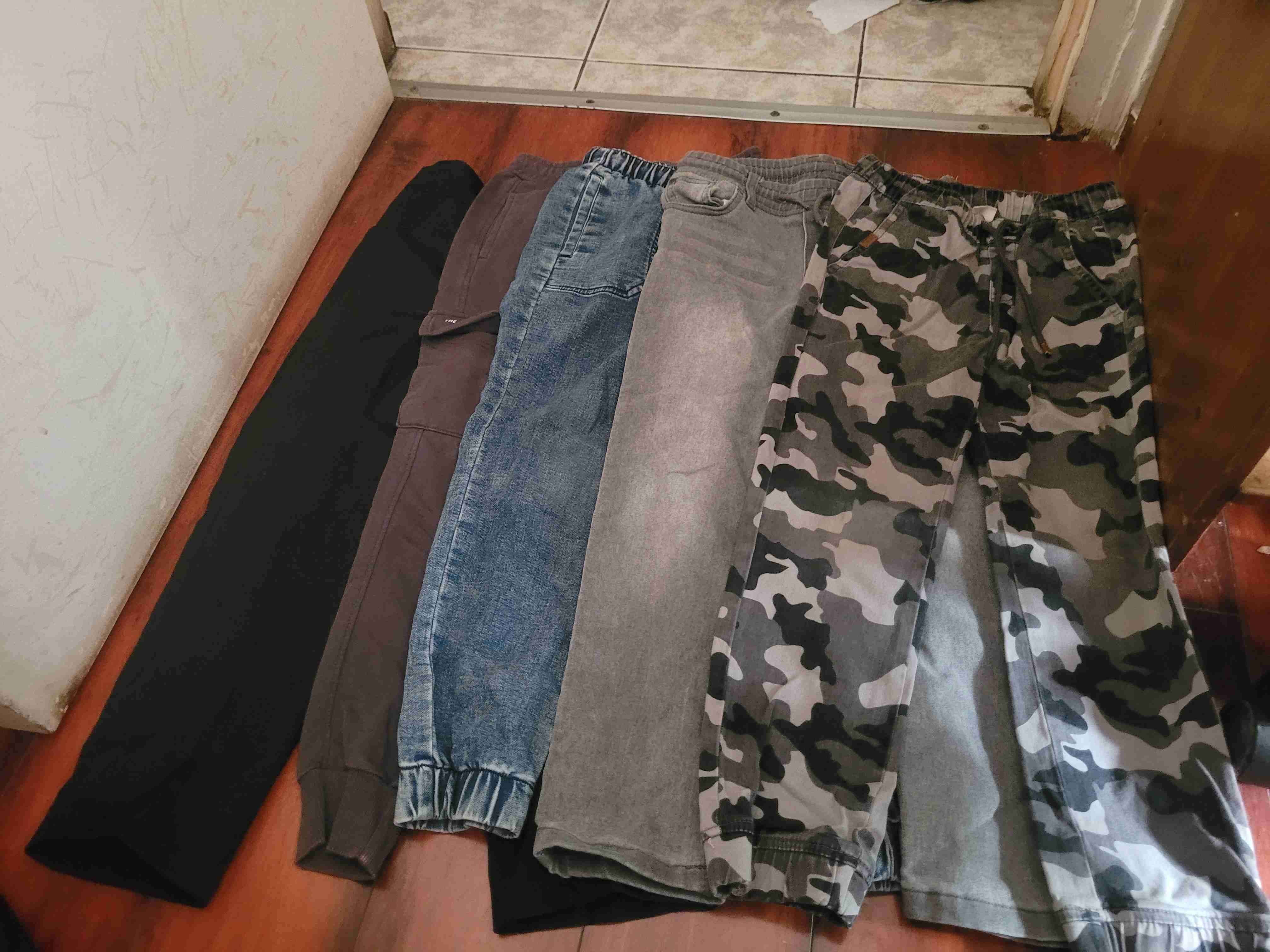 Lote de pantalones deportivos variados - miniatura 2