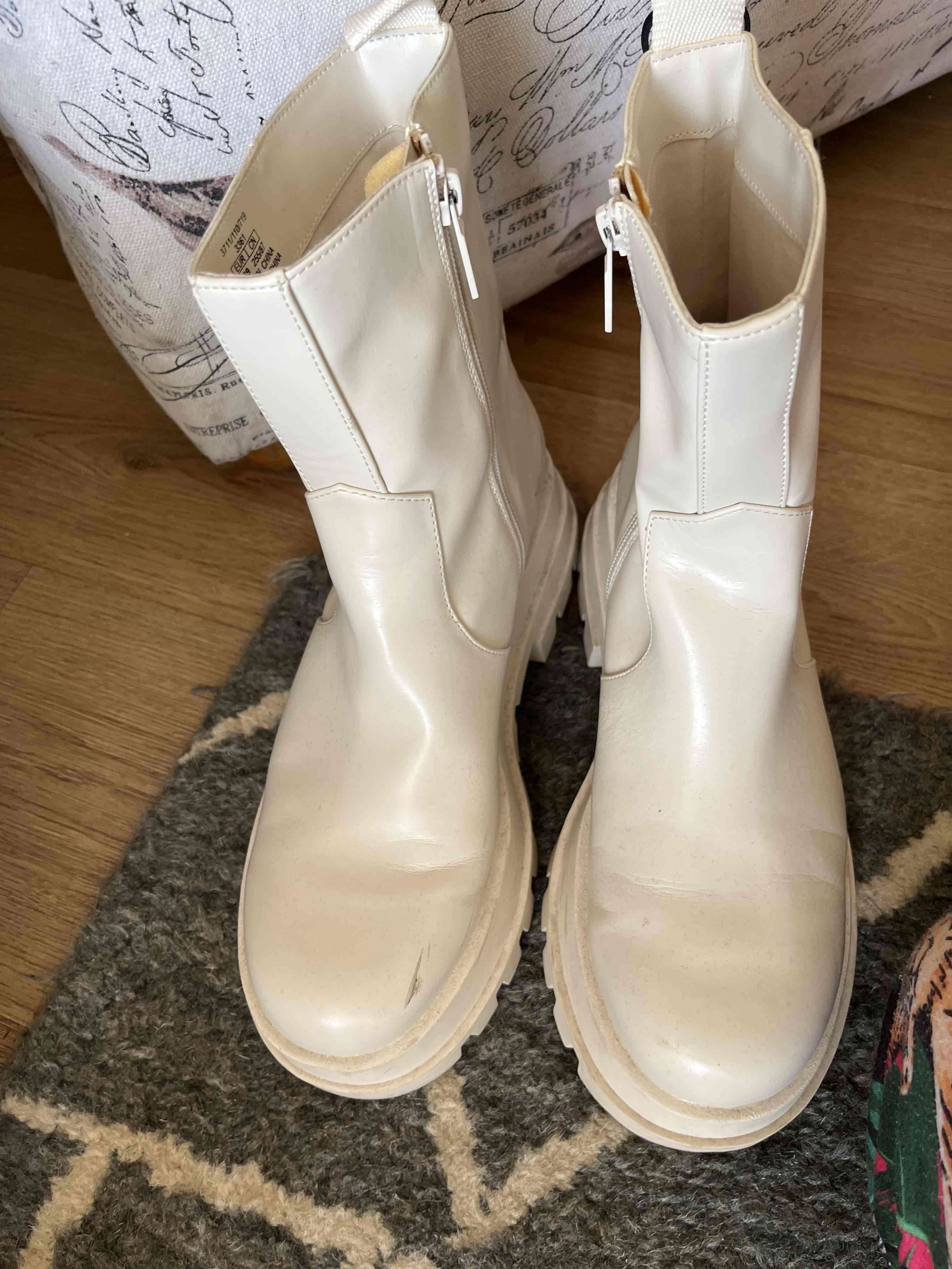 Botas blancas con cierre lateral - miniatura 1