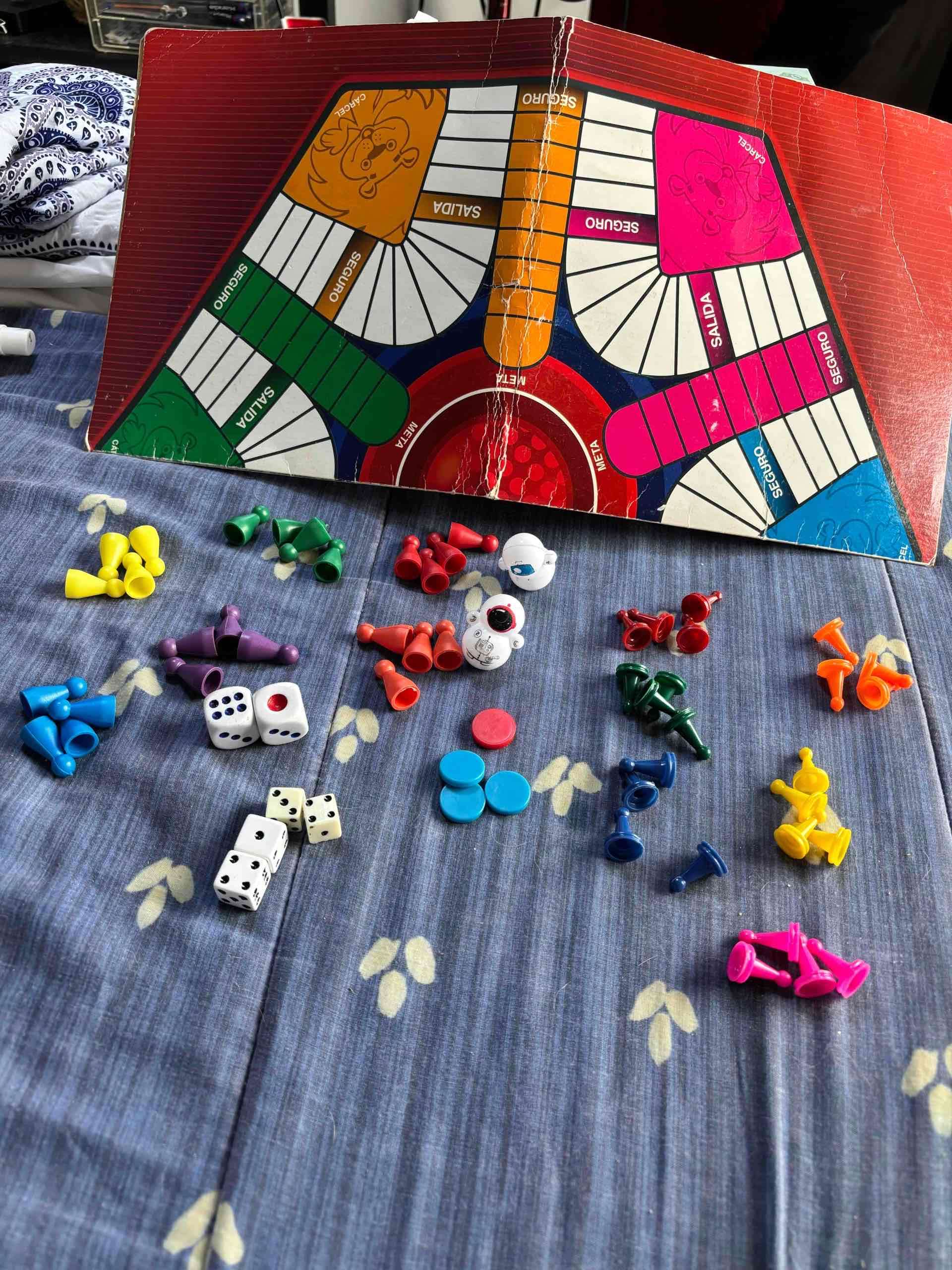 Juego de mesa, parchis, fichas - miniatura 1