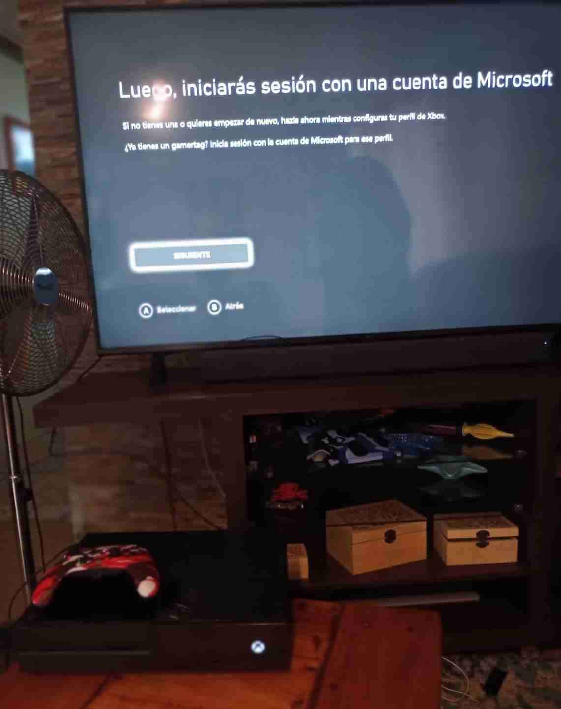 Consola de videojuegos con control - miniatura 3