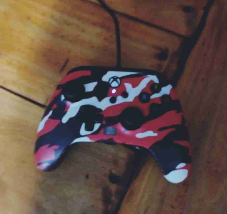 Consola de videojuegos con control - miniatura 5