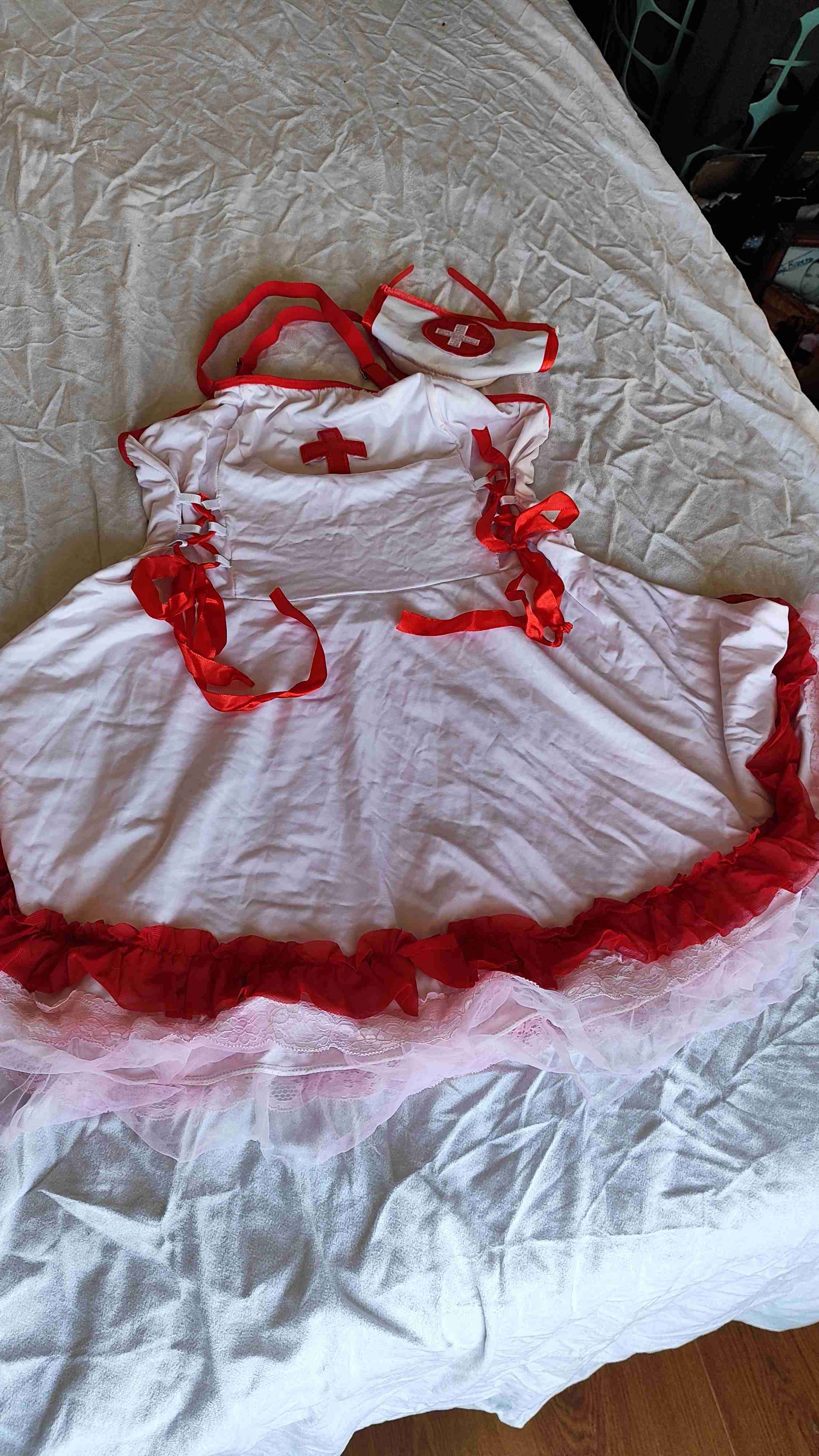Disfraz de enfermera blanco y rojo