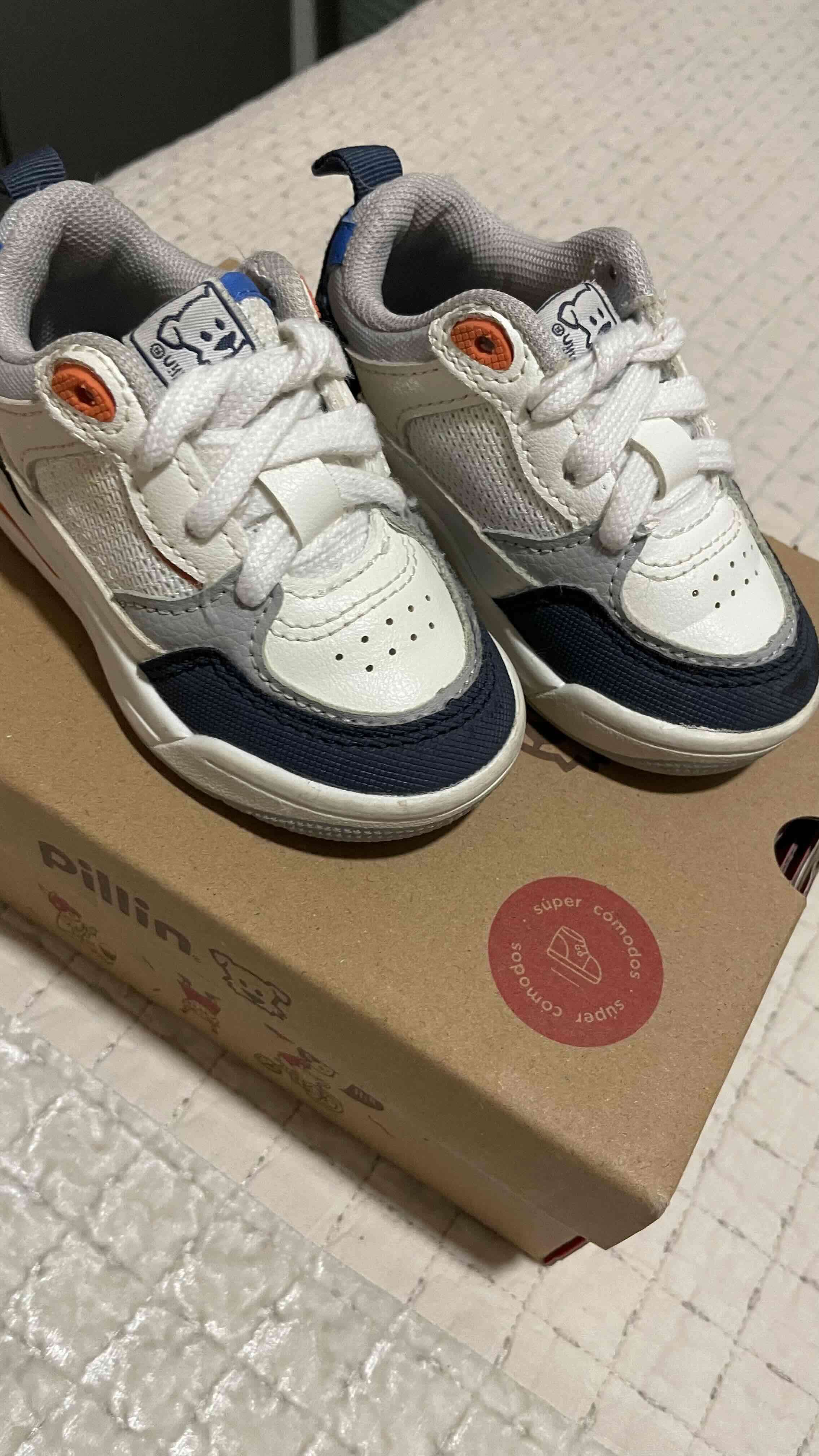 Zapatillas infantiles blancas - miniatura 2