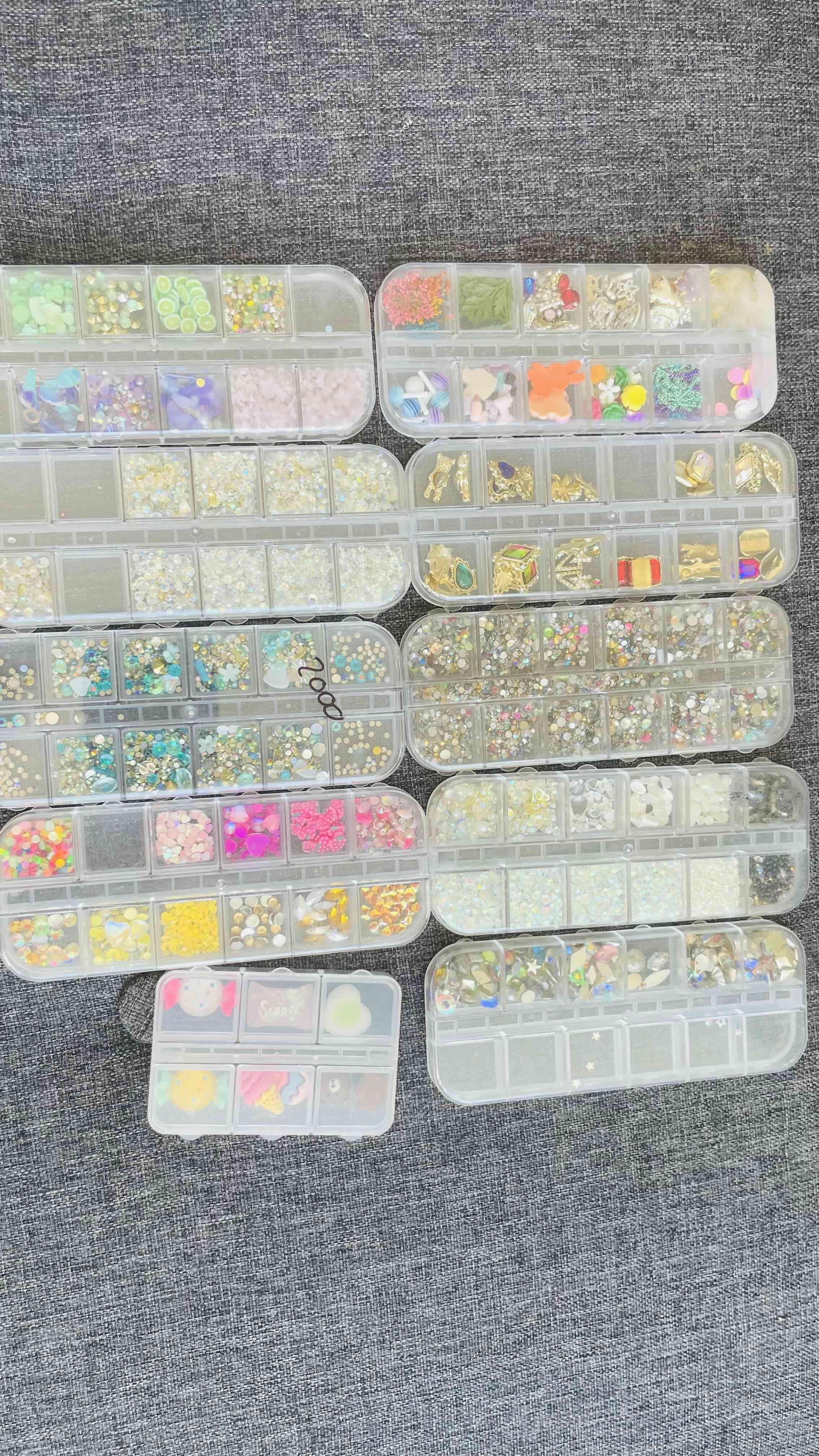 Kit de gemas para manicure - miniatura 1