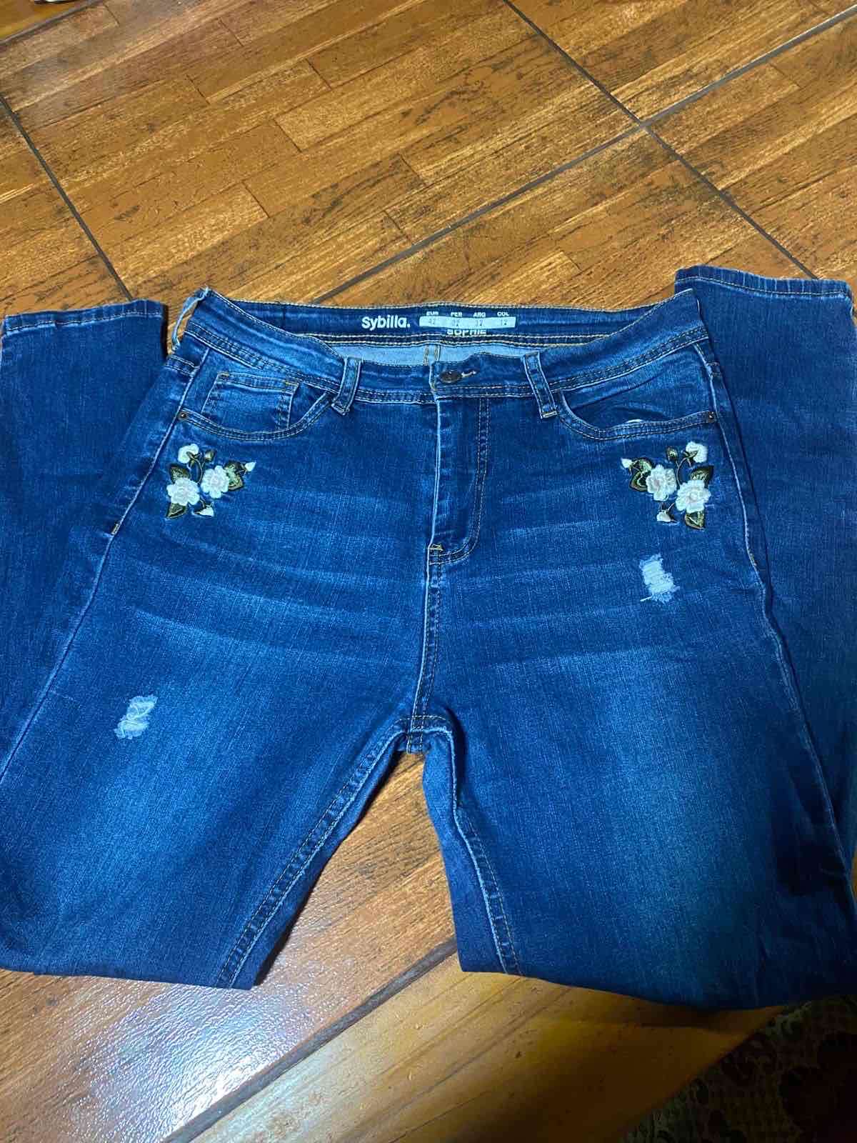 Jeans bordados Sybilla