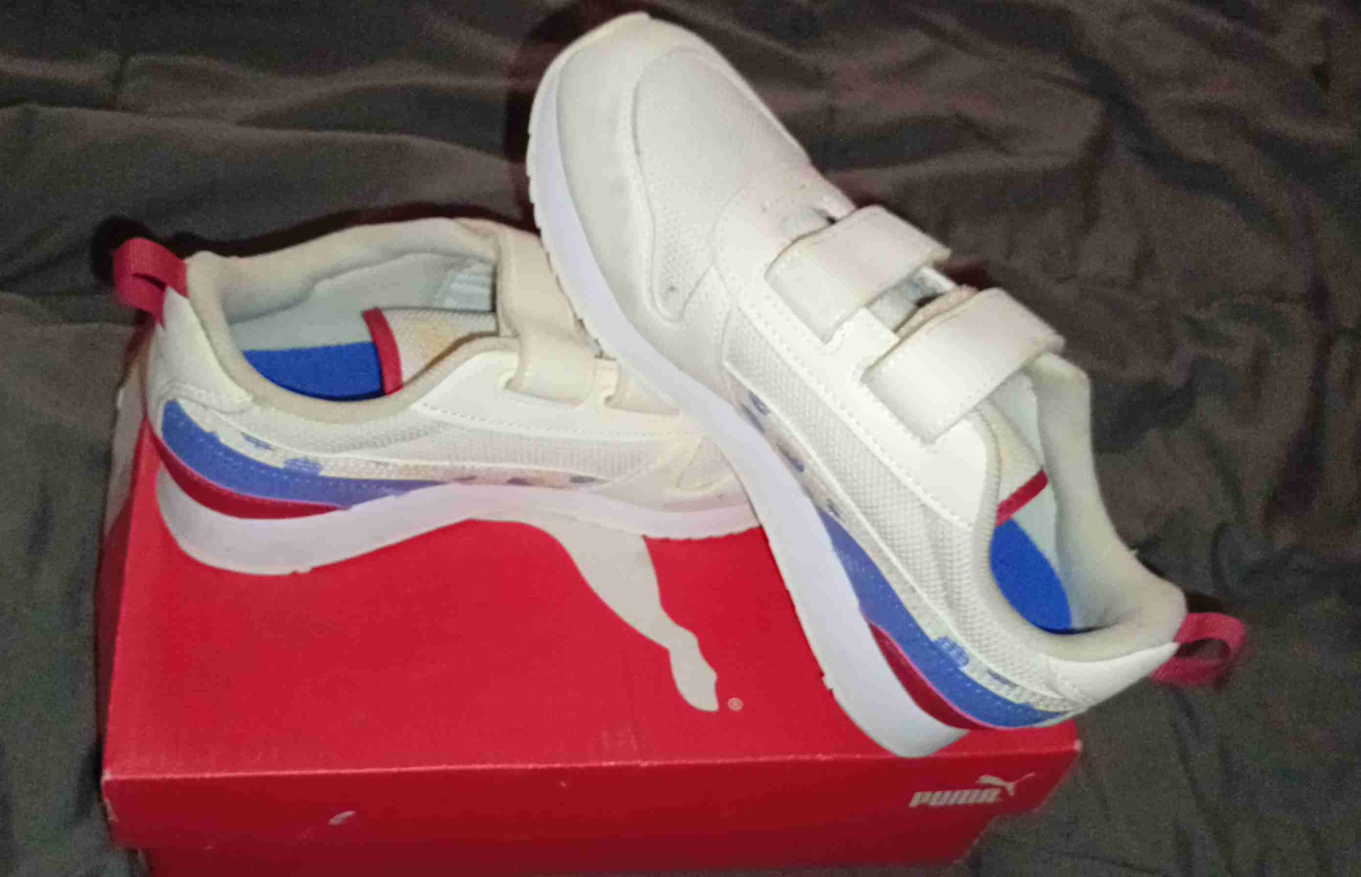 Zapatillas blancas deportivas - miniatura 2