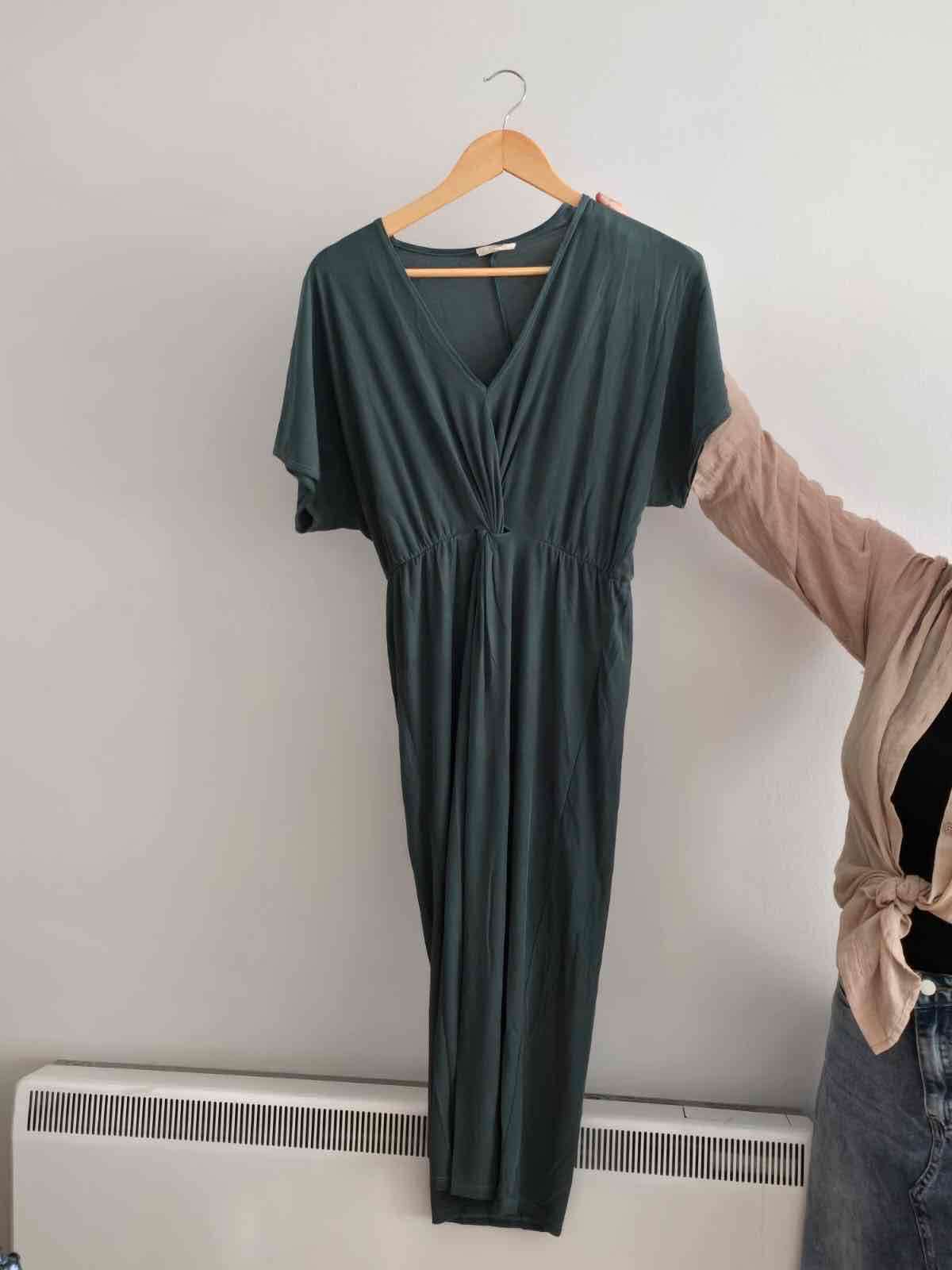 Vestido verde oscuro casual