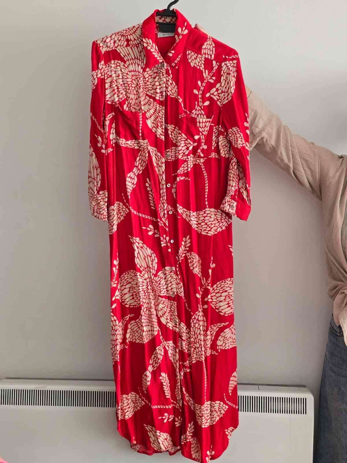 Vestido rojo estampado floral