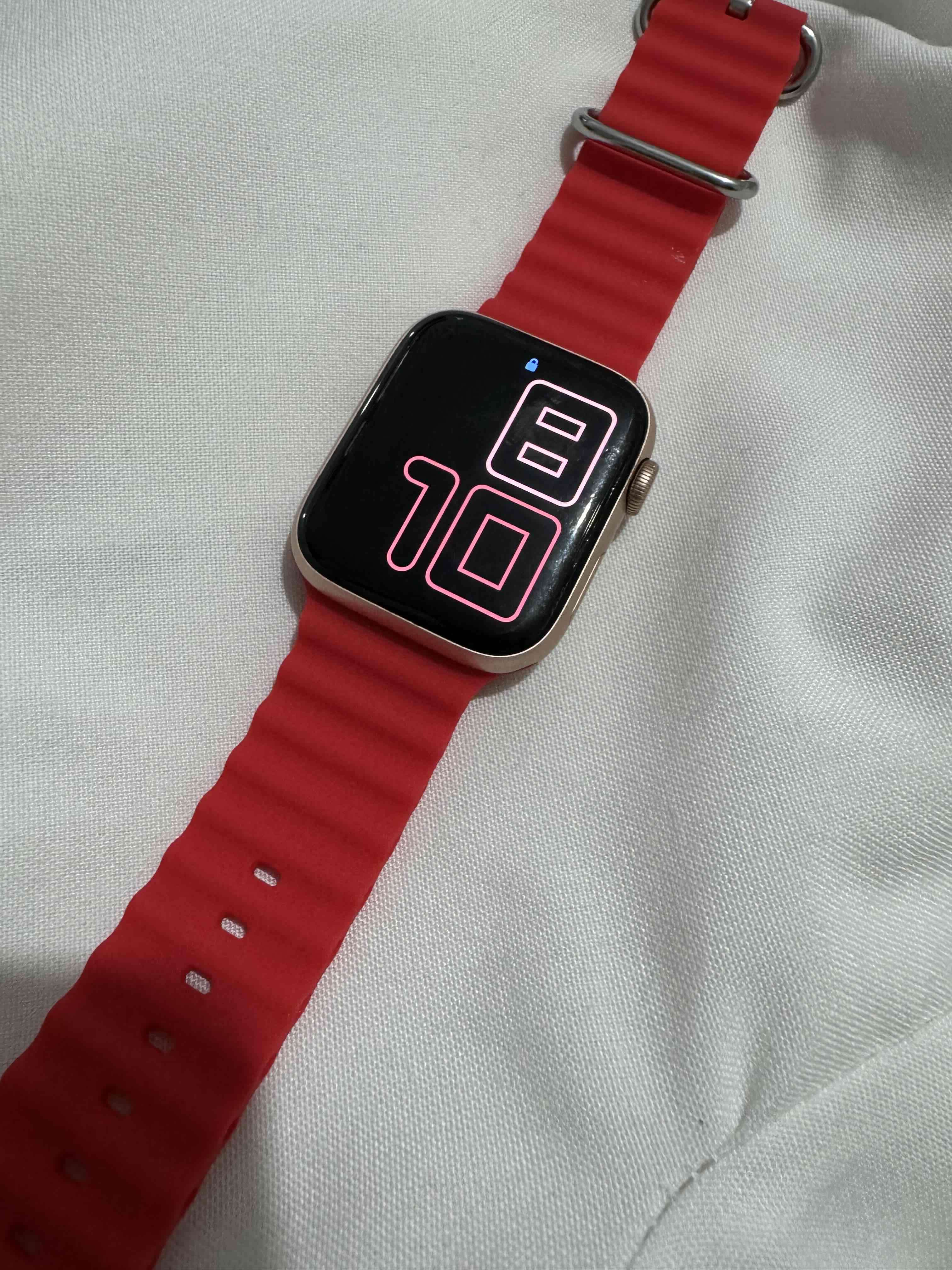 Apple Watch con correa roja - miniatura 2
