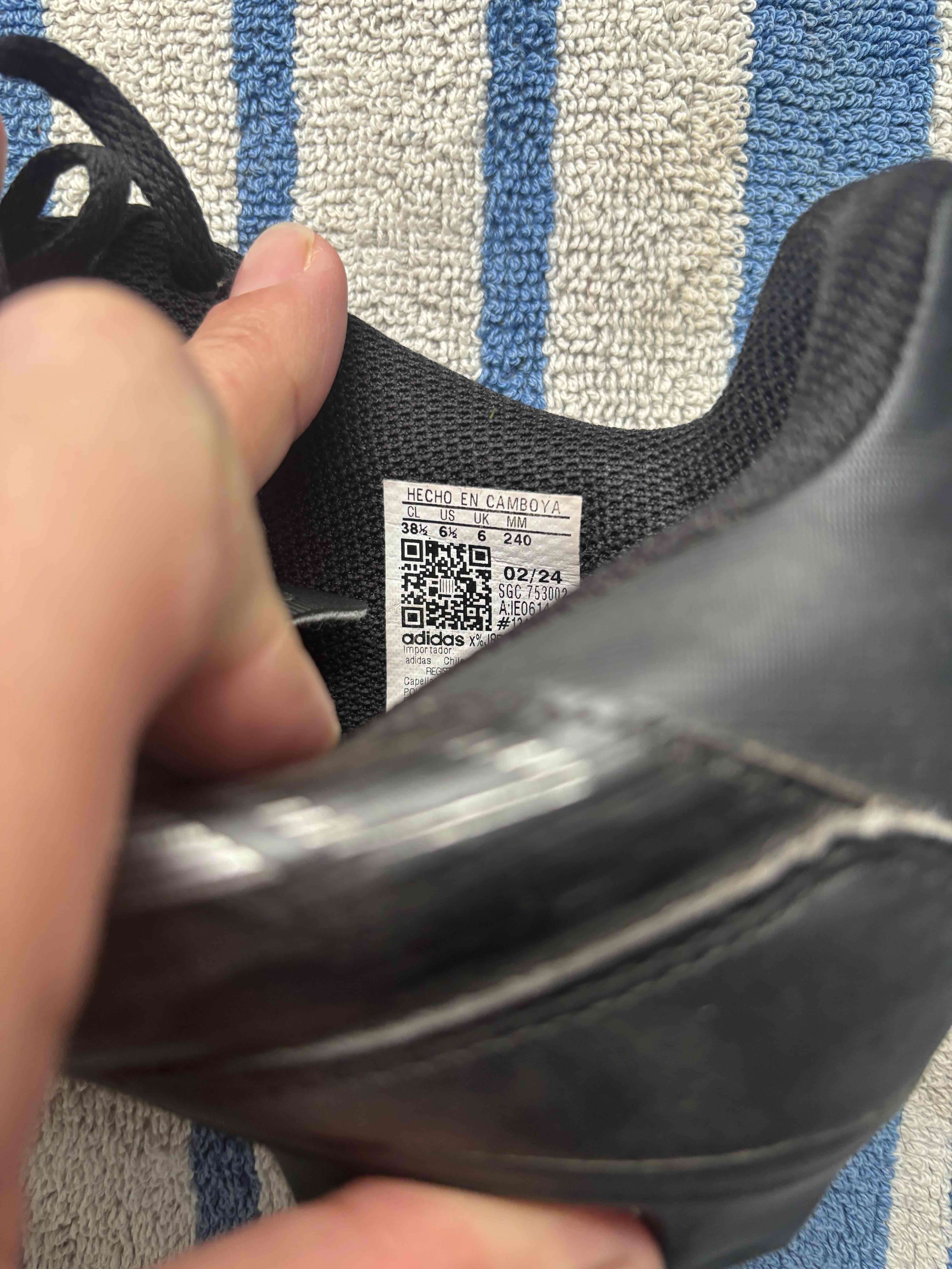 Zapatillas negras Adidas deportivas - miniatura 1
