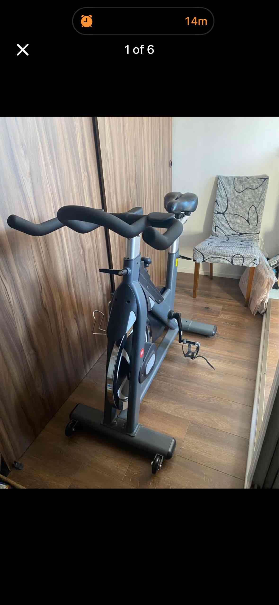 Bicicleta estática gris en buen estado - miniatura 4