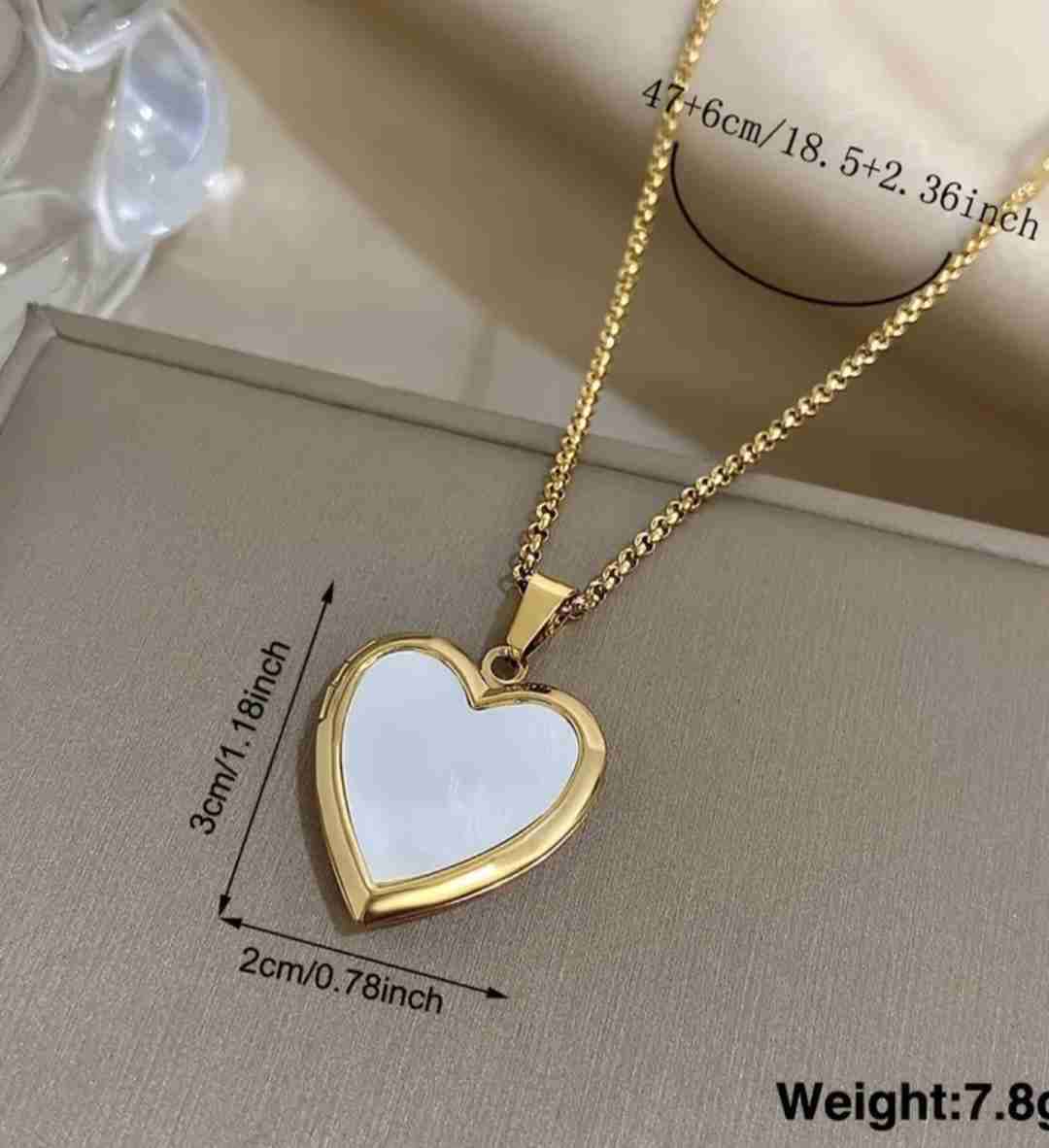 Collar dorado con colgante de corazón - miniatura 5