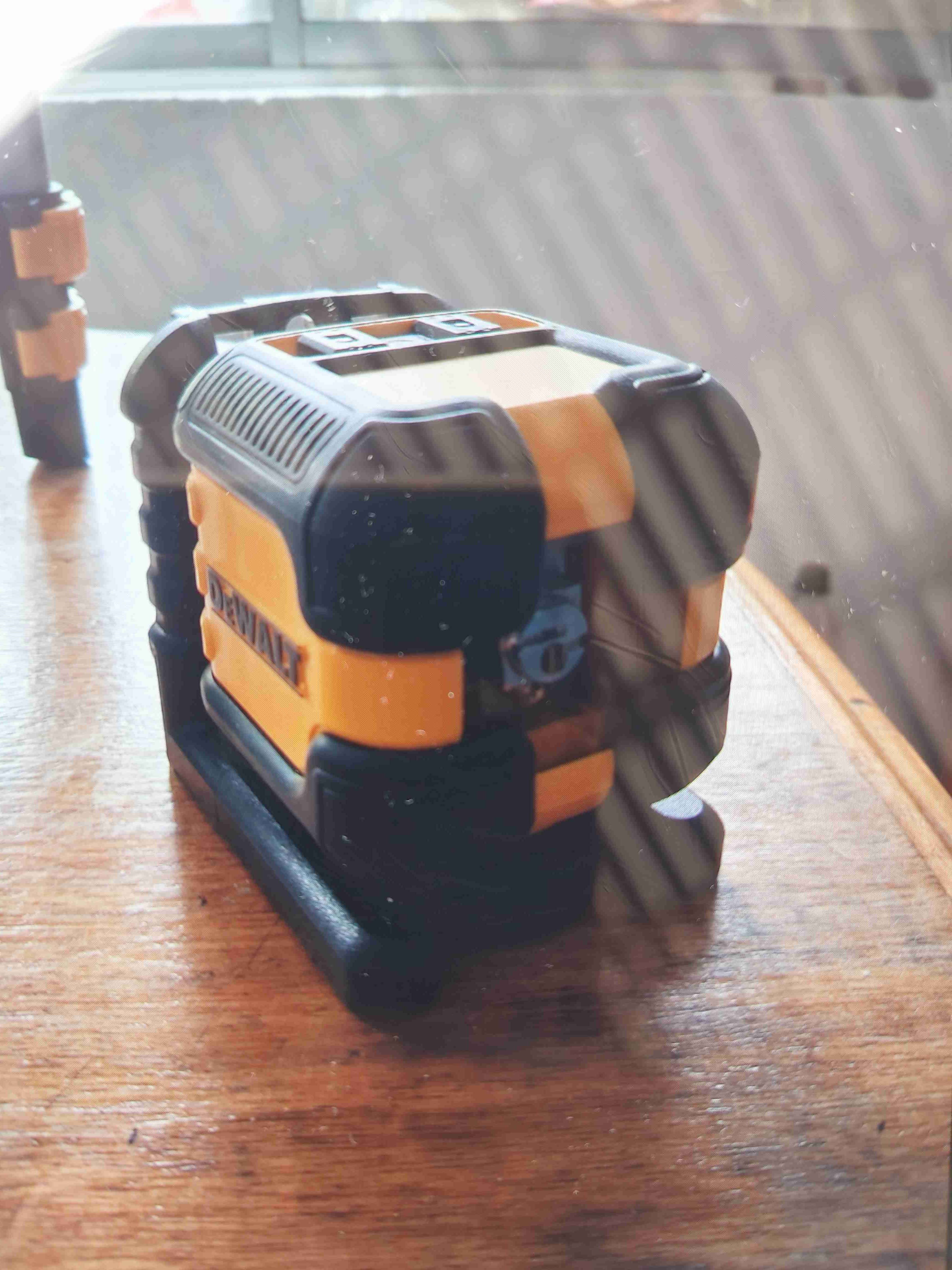 Nivel láser DEWALT amarillo - miniatura 3