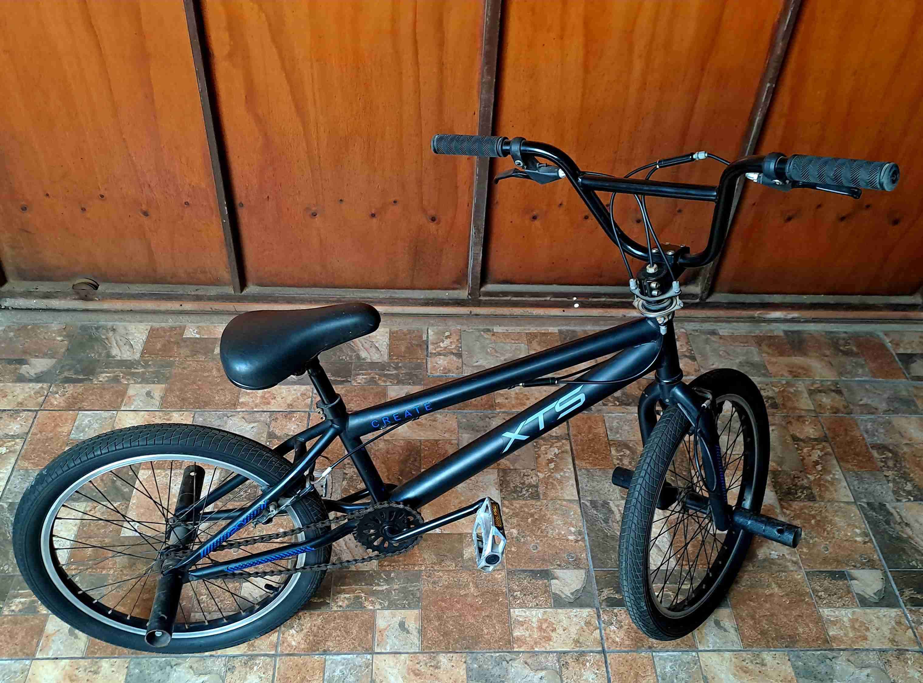 Bicicleta BMX negra XTS - miniatura 3