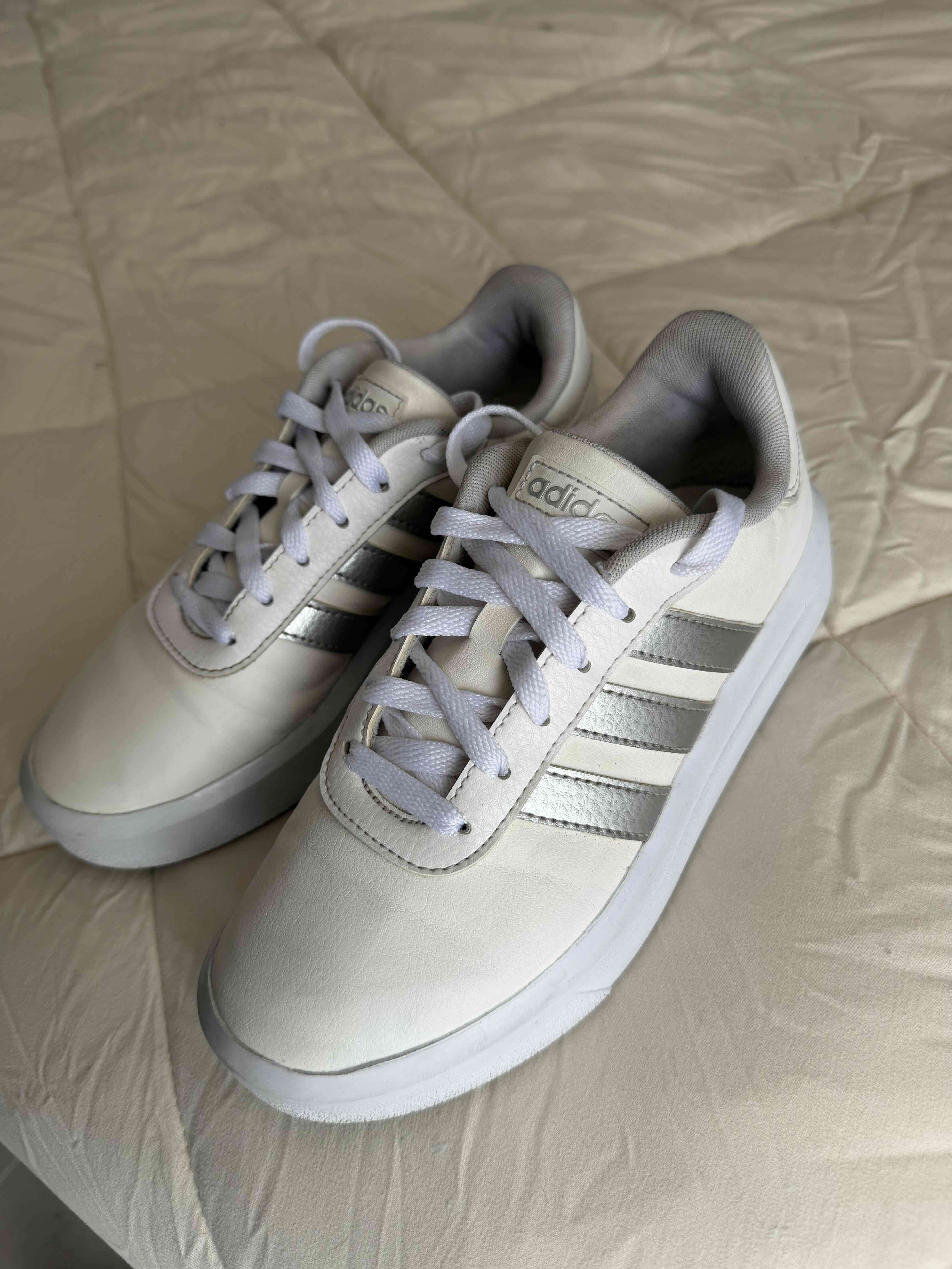Zapatillas blancas Adidas clásicas - miniatura 1