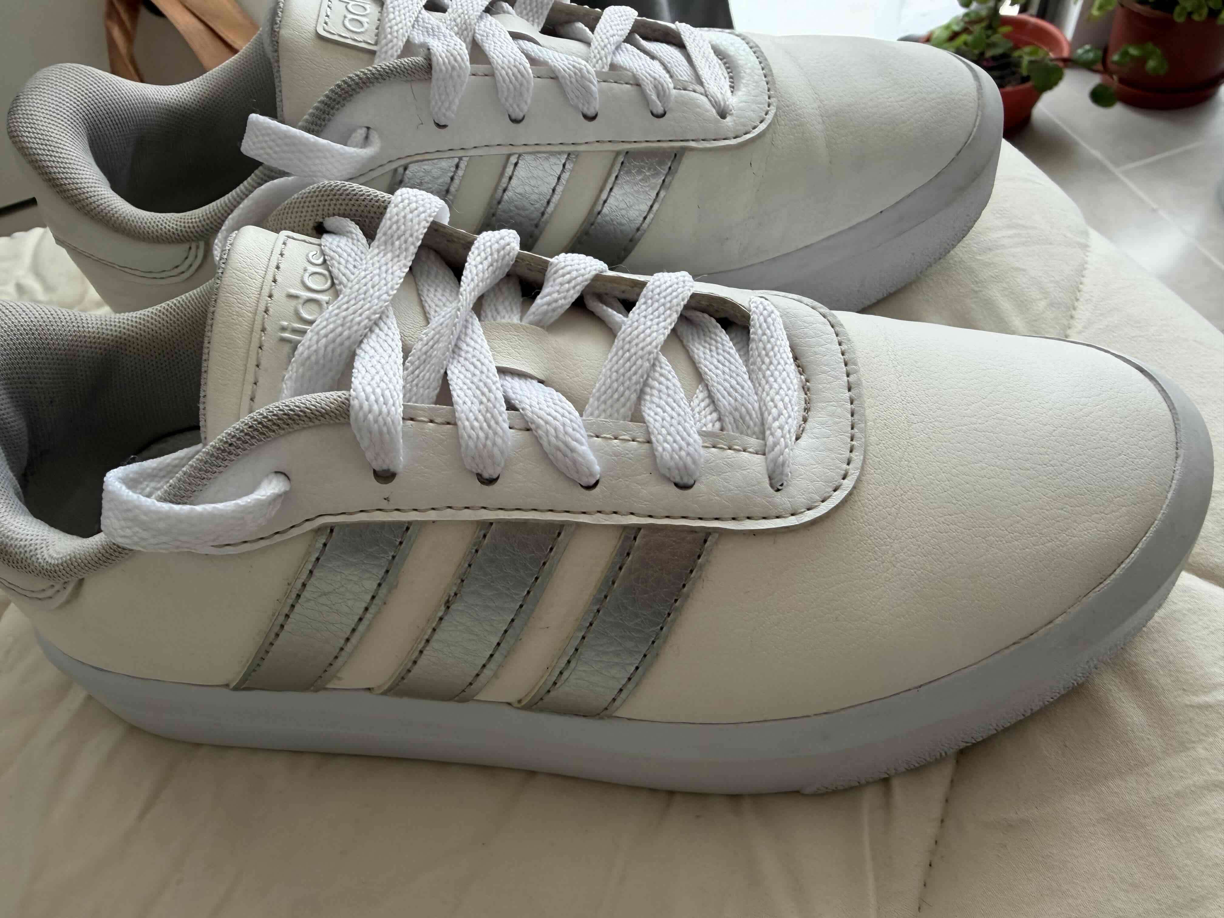 Zapatillas blancas Adidas clásicas - miniatura 3