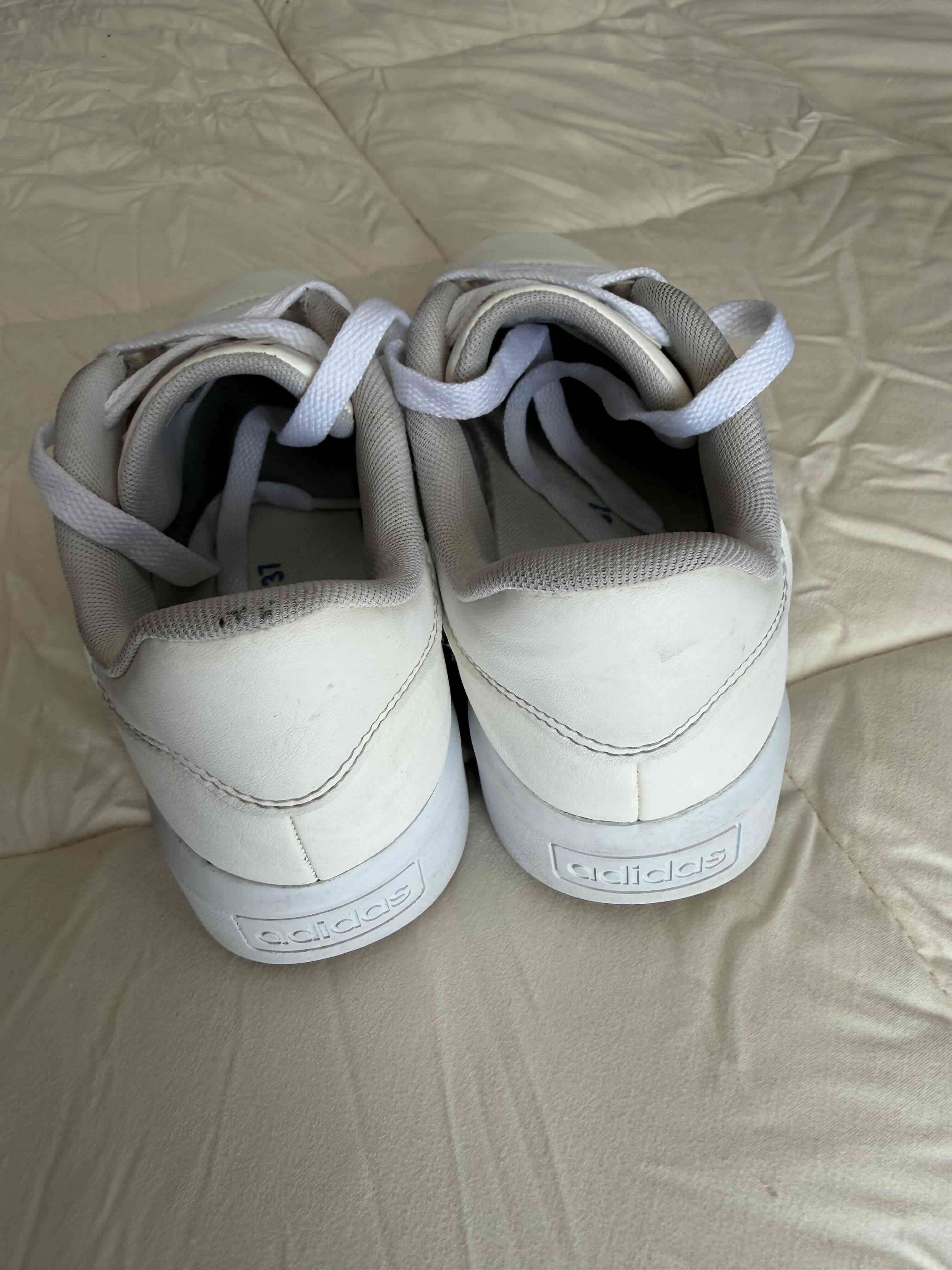 Zapatillas blancas Adidas clásicas - miniatura 4