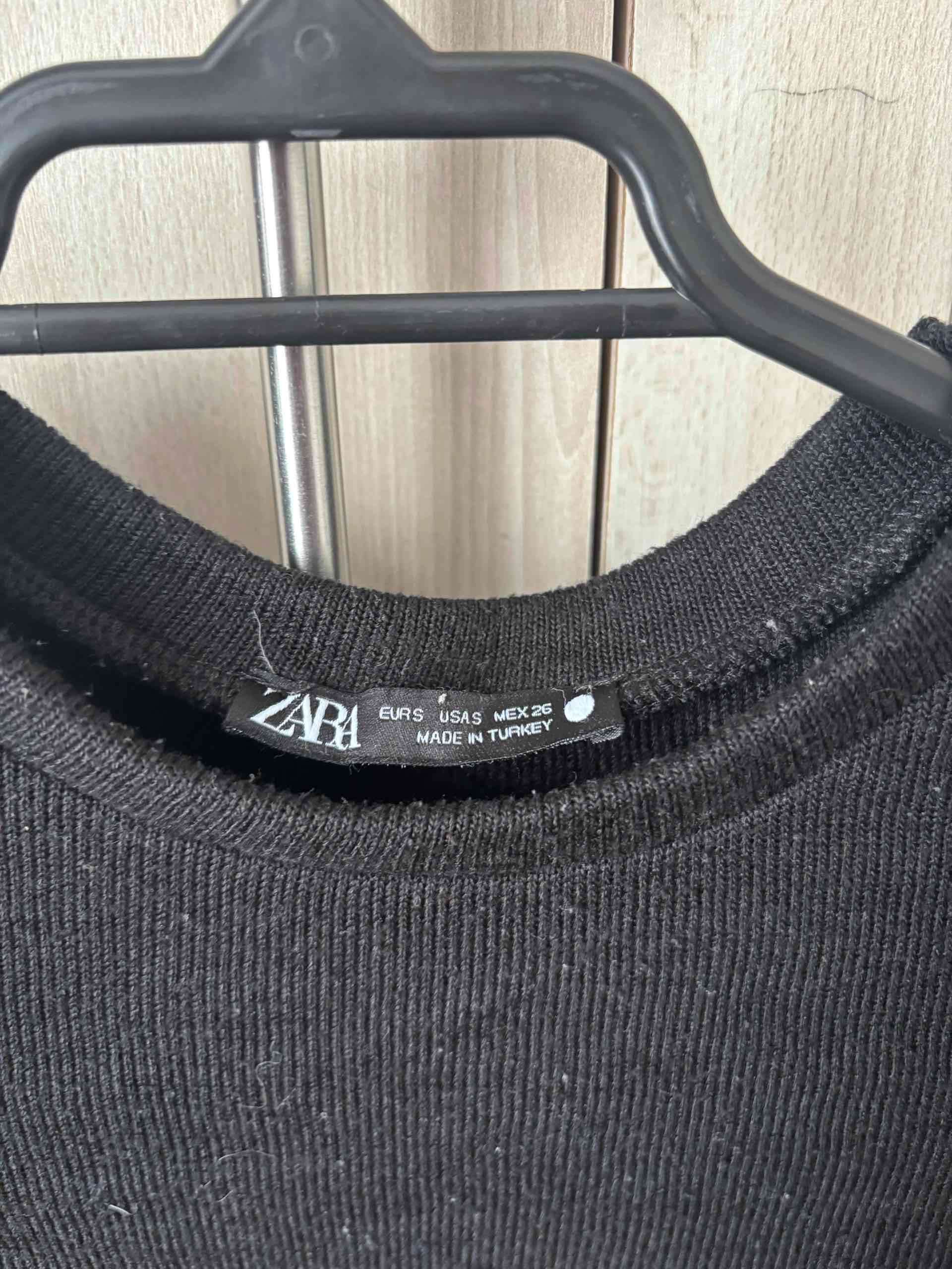 Polera Zara negra con hombros descubiertos - miniatura 2