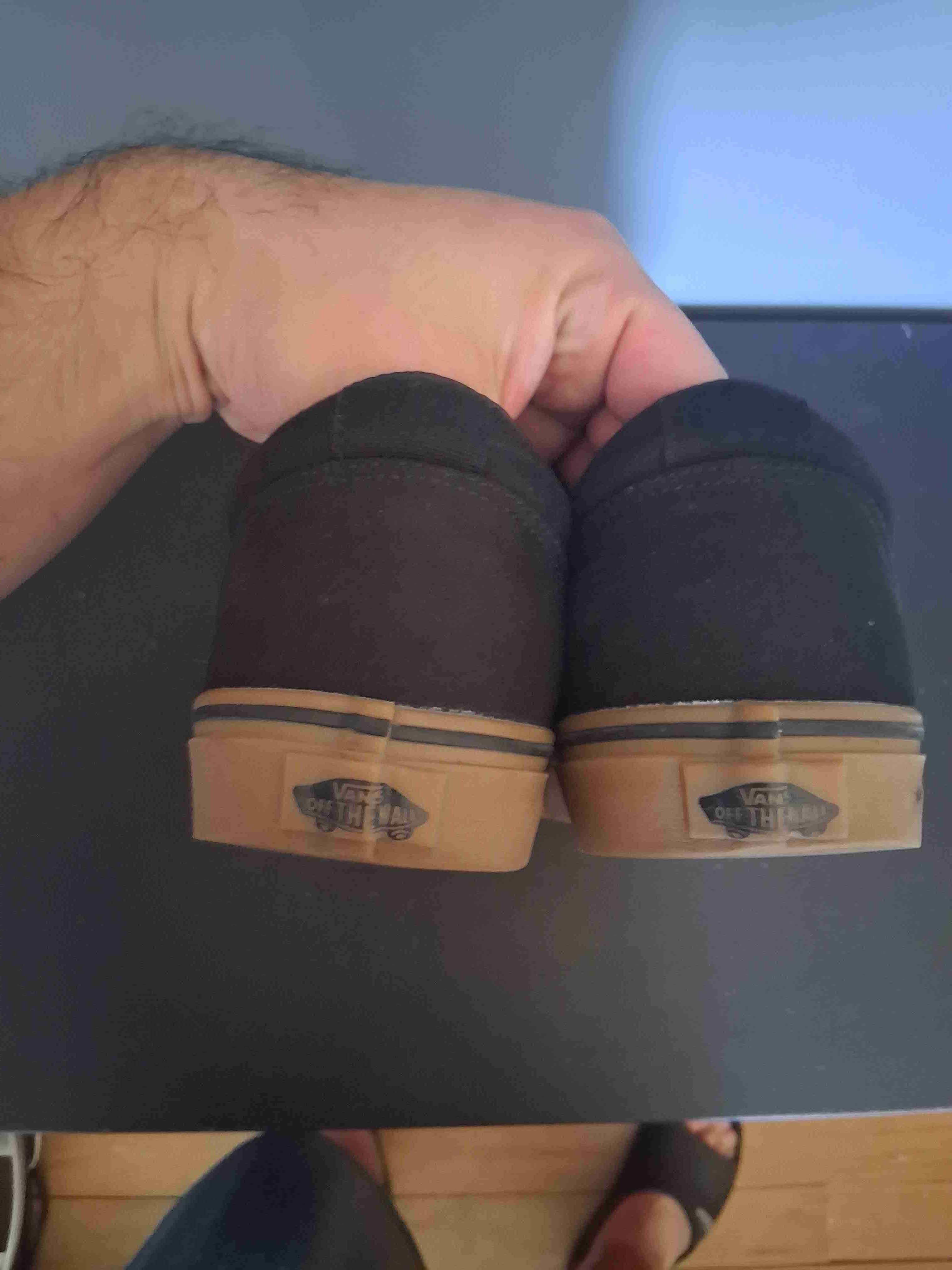 Zapatillas negras Vans clásicas - miniatura 2