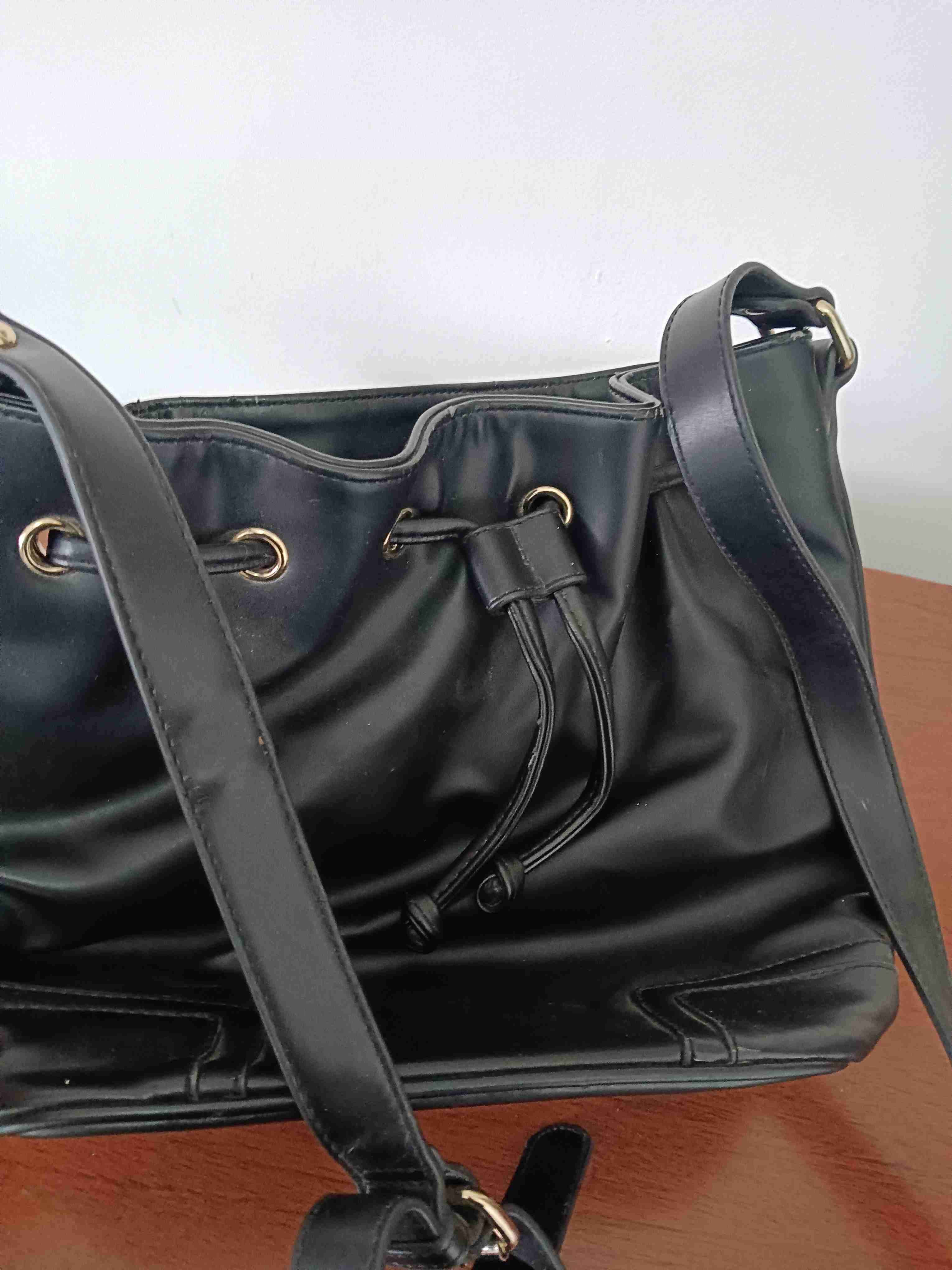 Bolso negro de cuero - miniatura 3