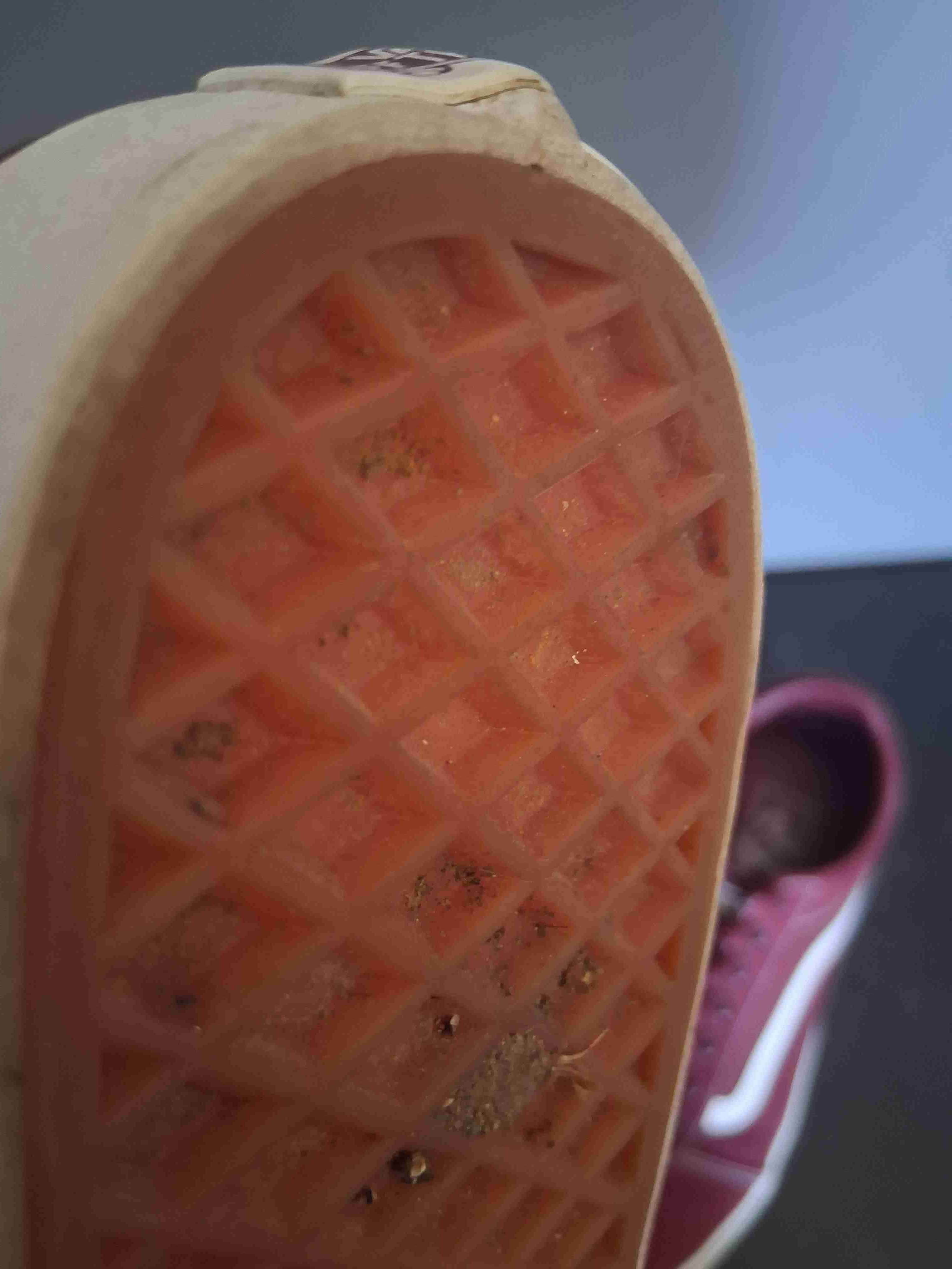 Zapatillas rojas deportivas - miniatura 3