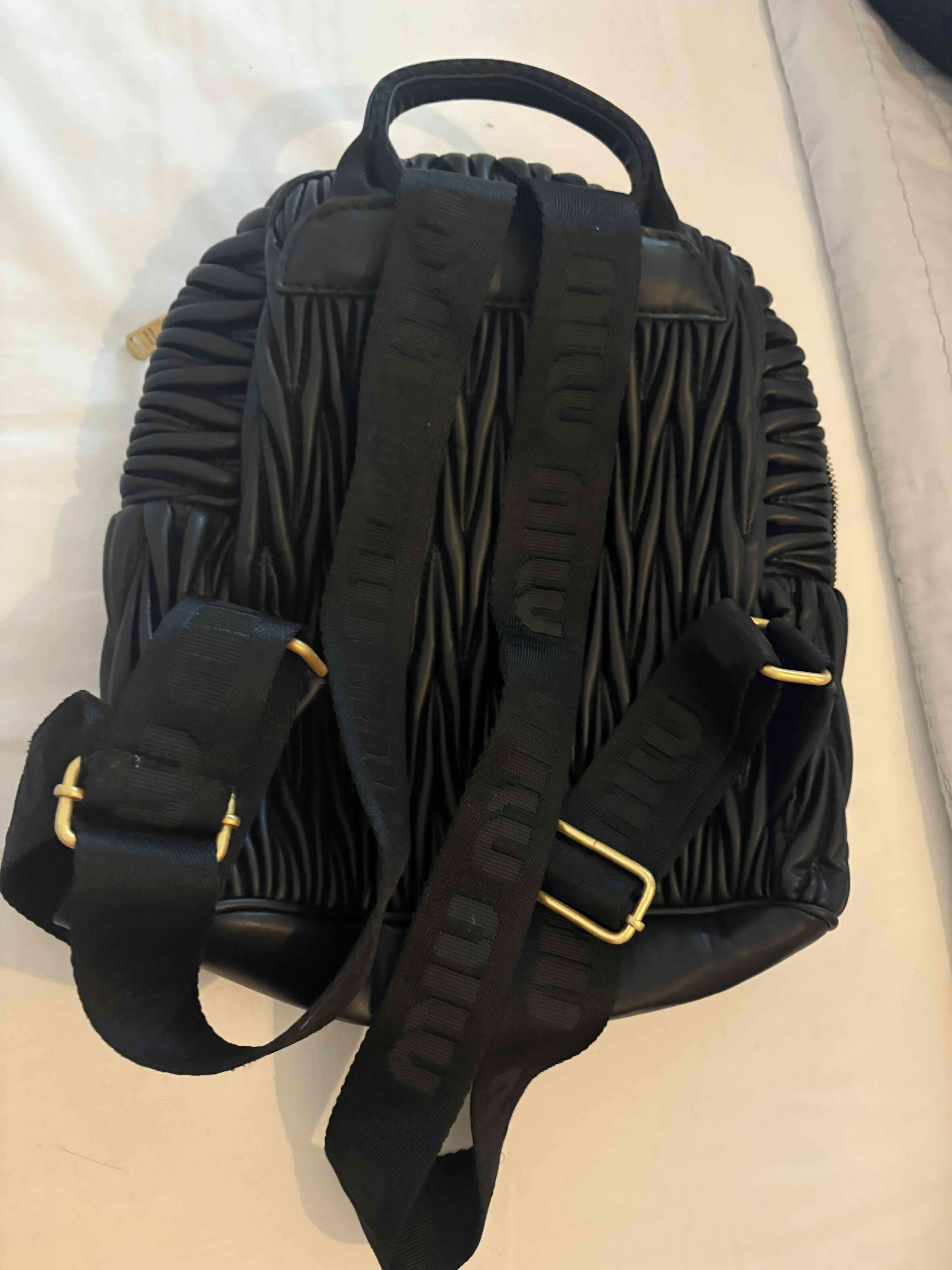 Mochila negra acolchada Miu Miu - miniatura 2