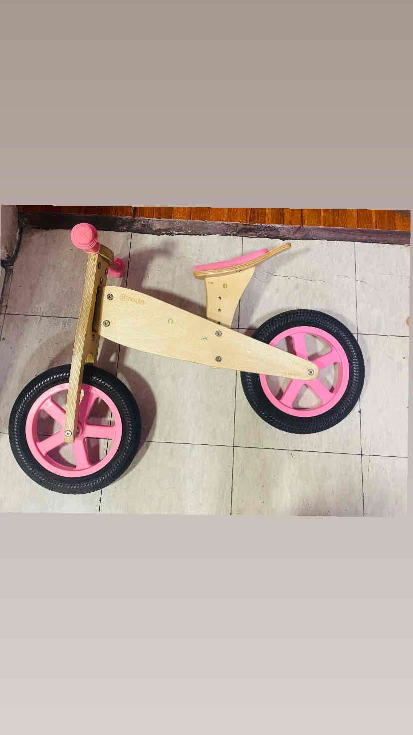 Bicicleta de equilibrio de madera - miniatura 4