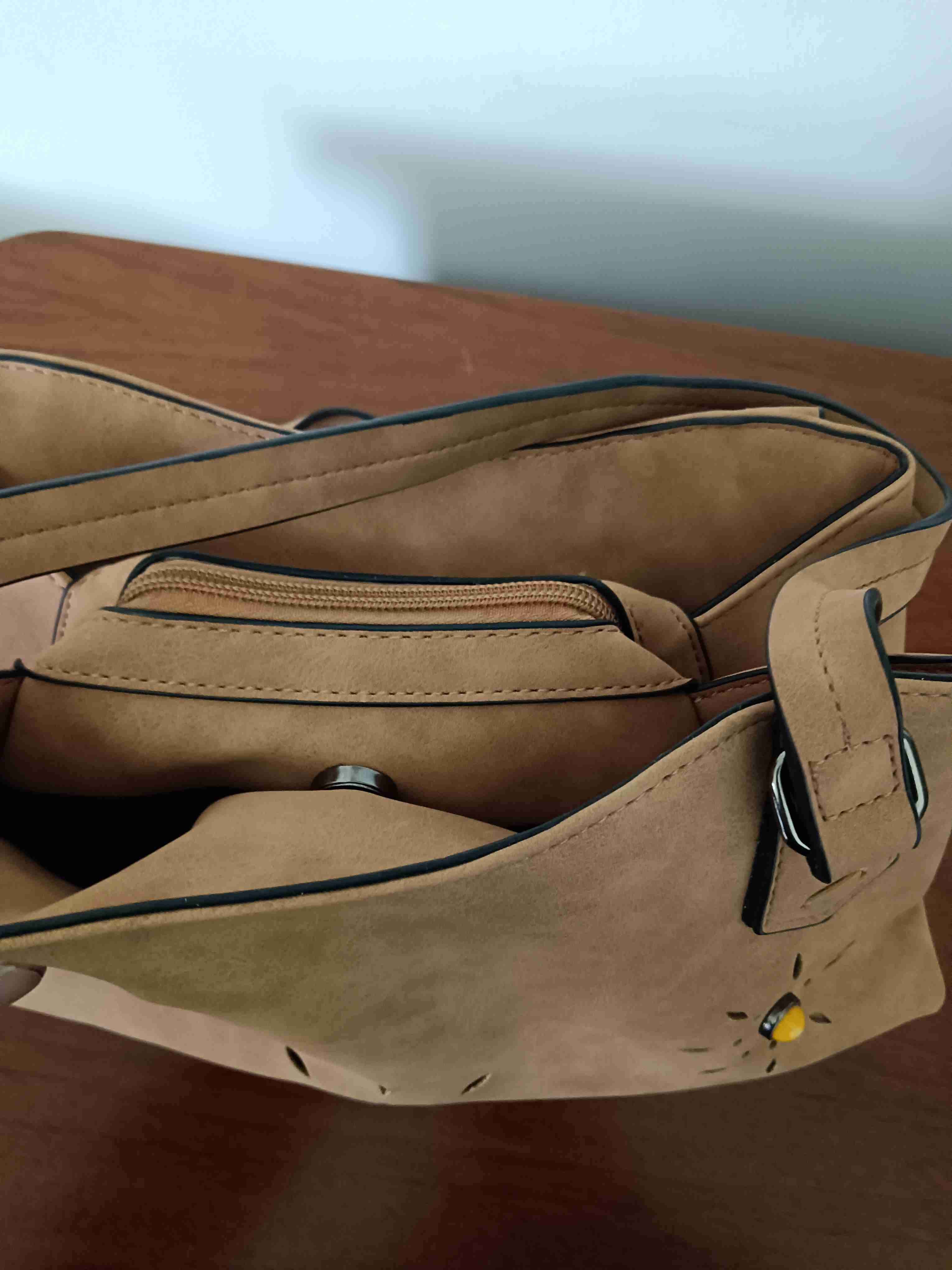 Bolso beige con adornos coloridos - miniatura 3
