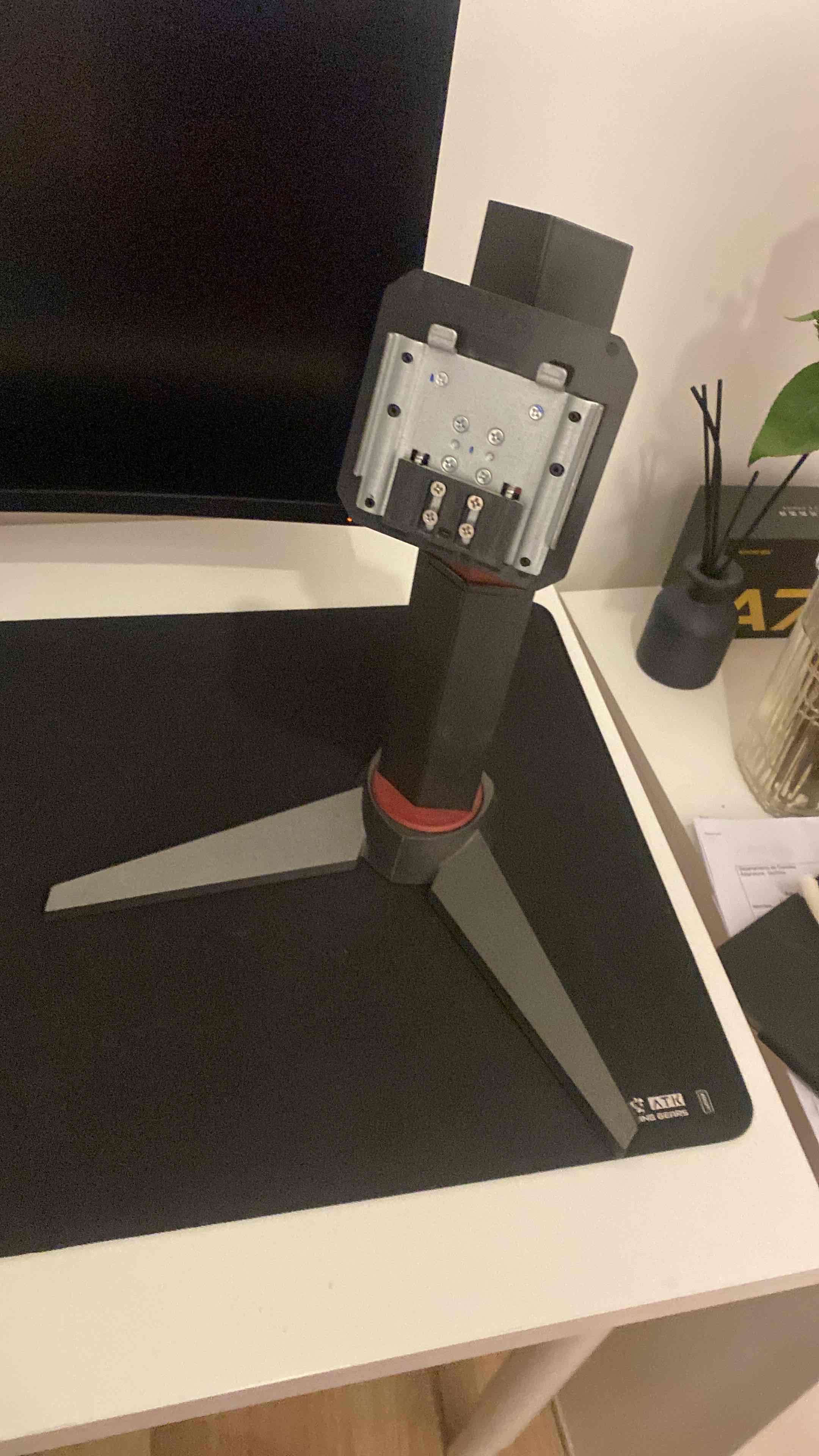 Monitor LED MSI Optix MAG240CR 165hz - miniatura 4