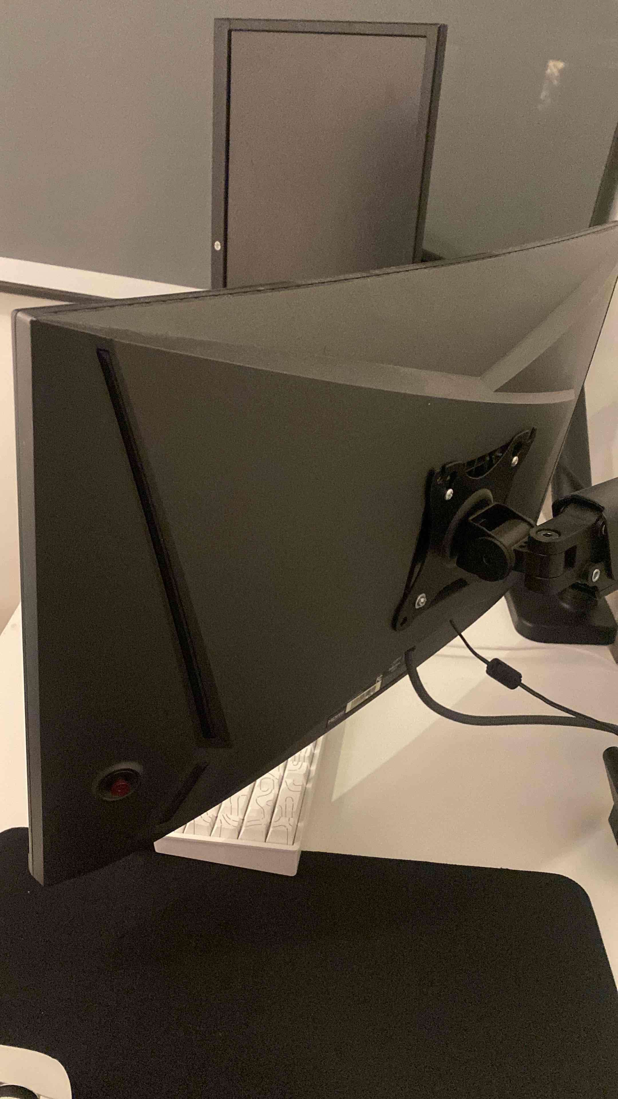 Monitor LED MSI Optix MAG240CR 165hz - miniatura 5