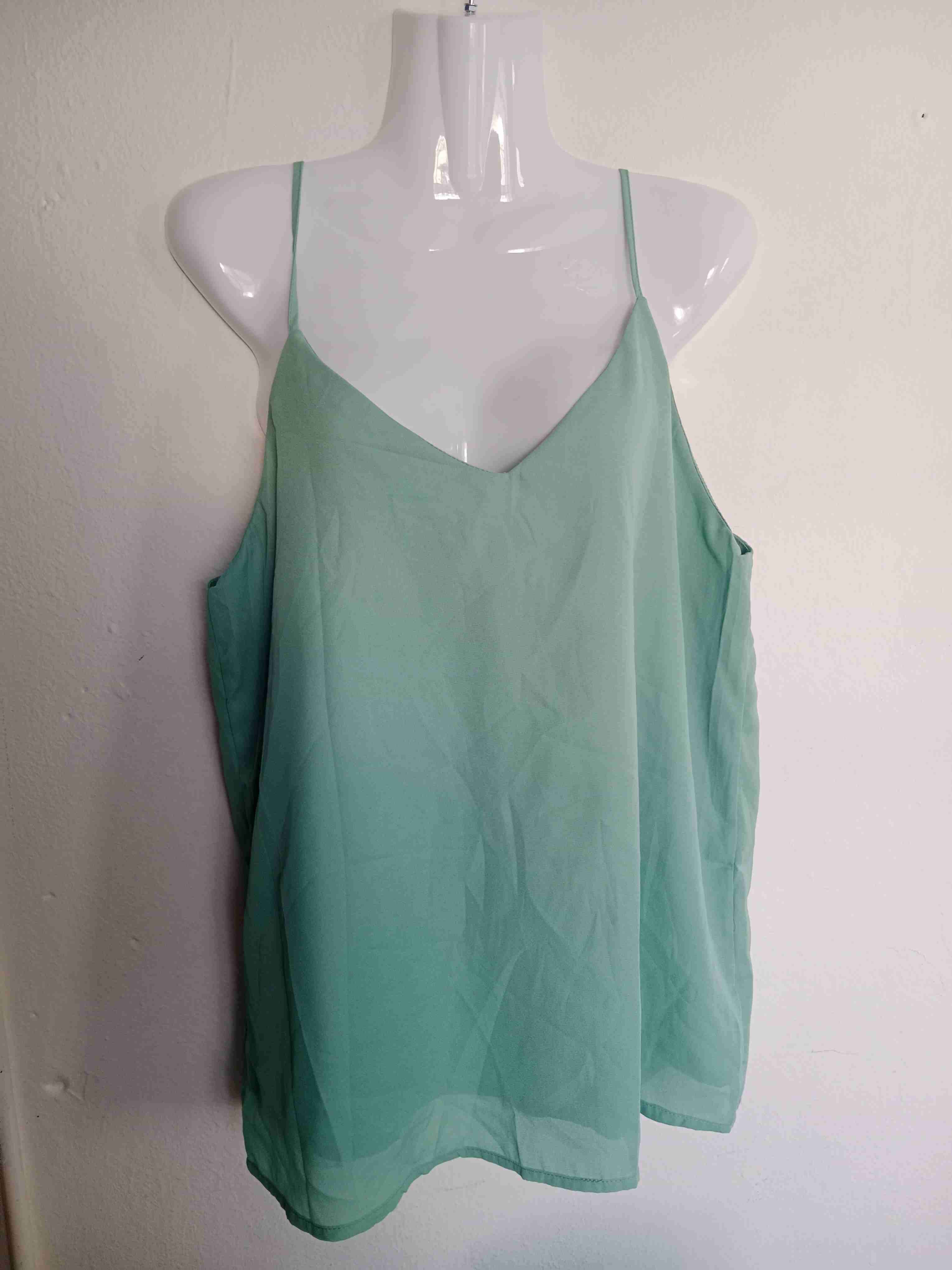 Blusa verde de tirantes - miniatura 3