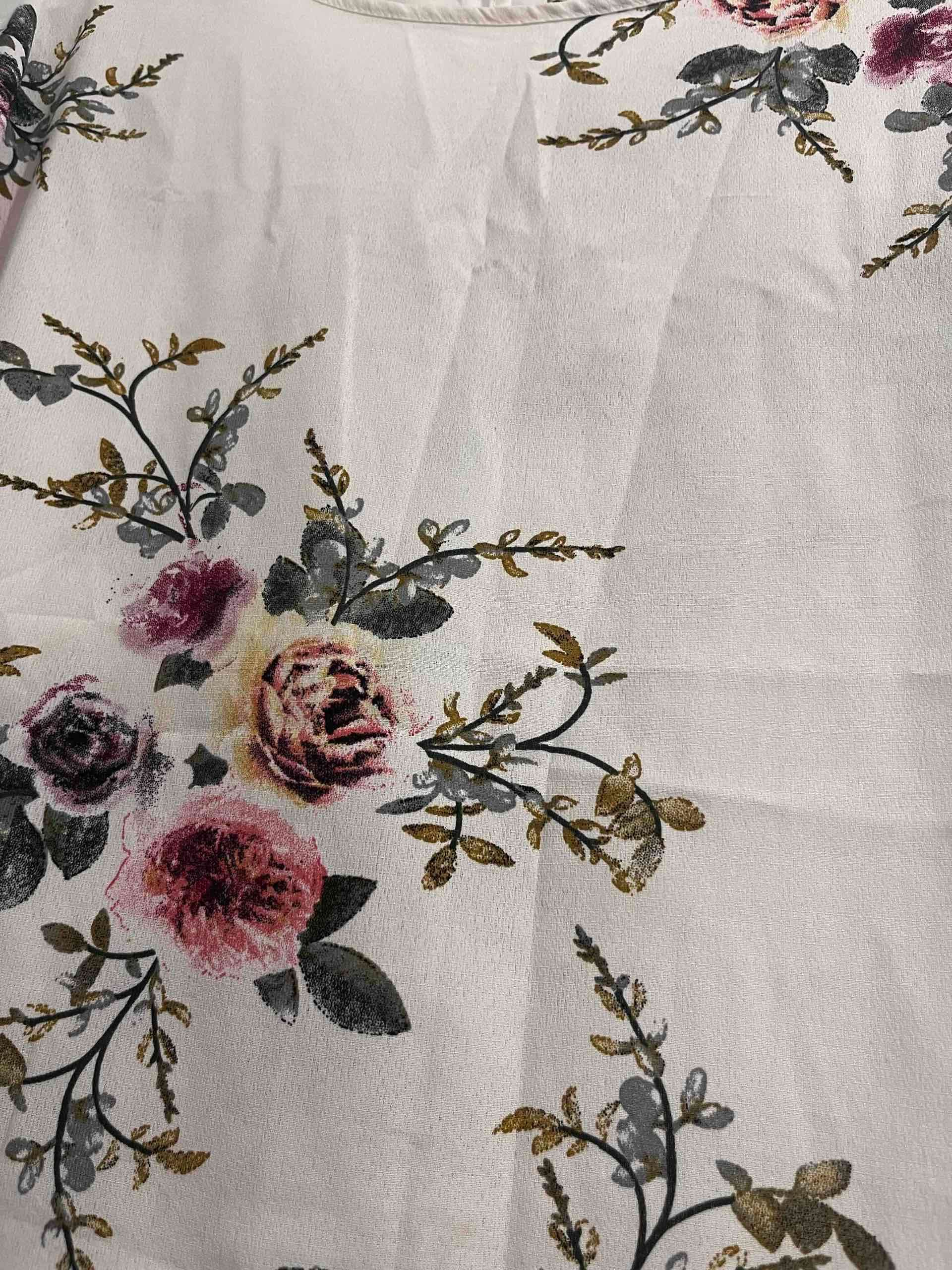 Blusa blanca floreada - miniatura 2