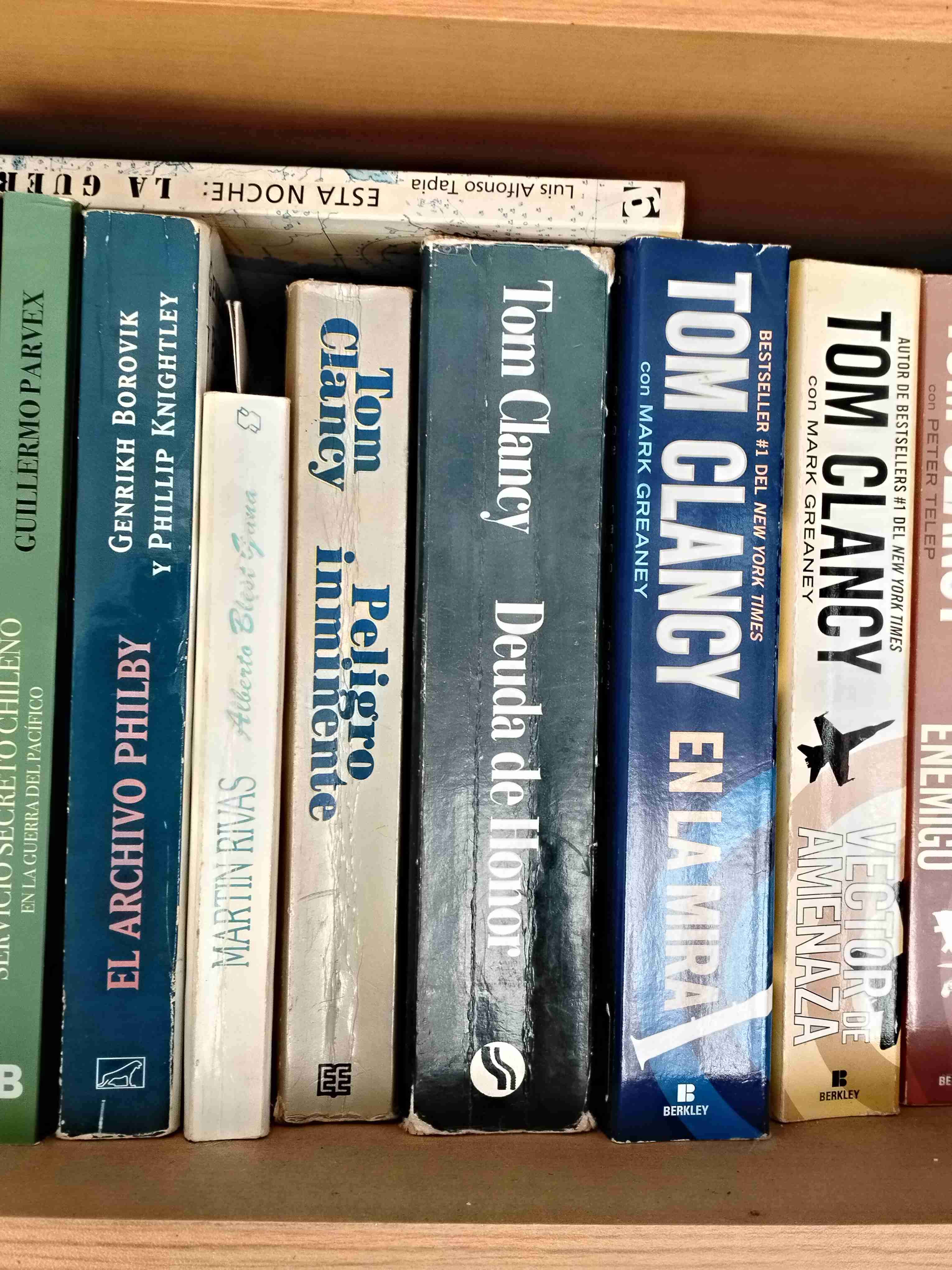 Colección de libros variados - miniatura 4