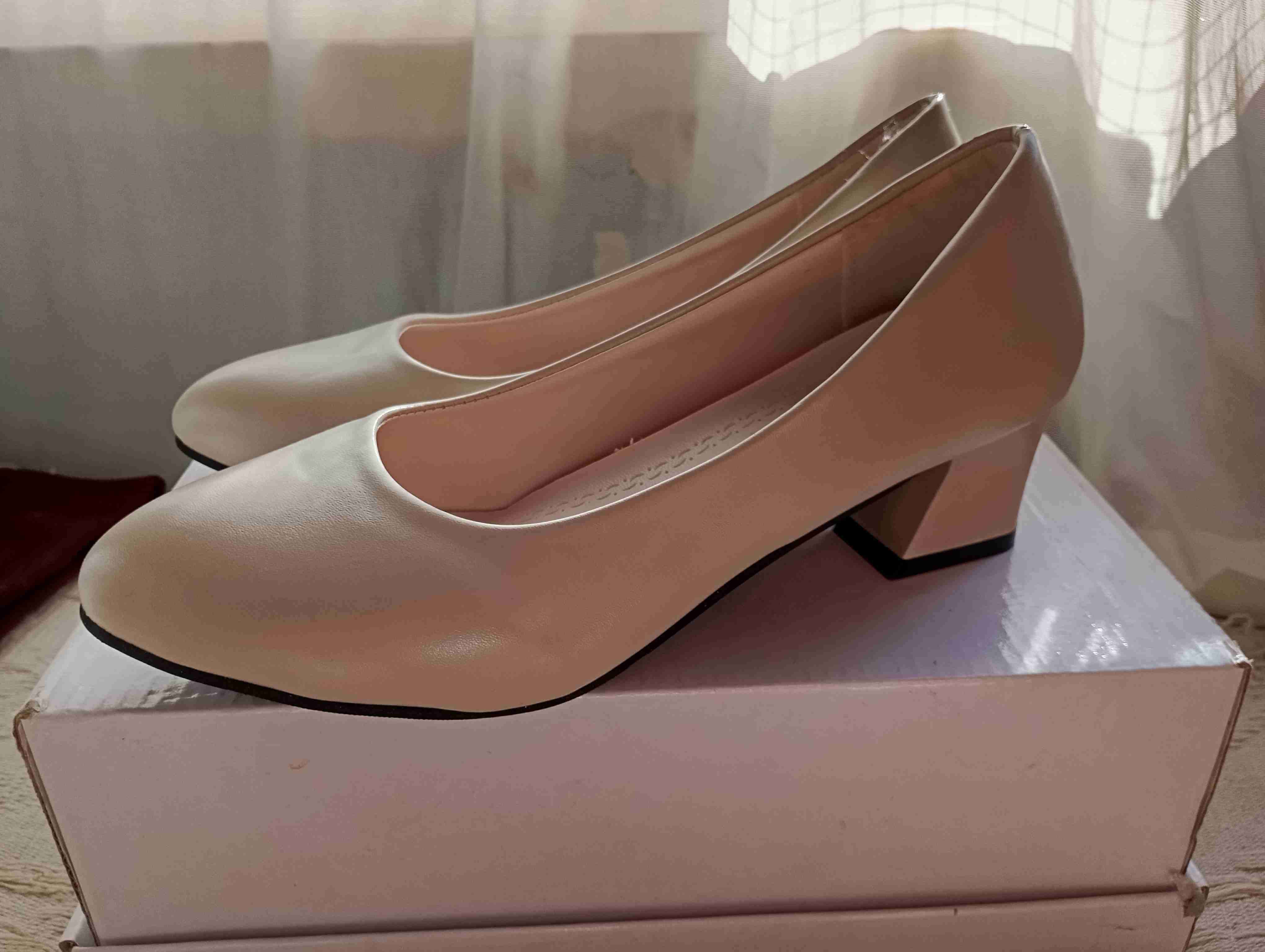 Zapatos de tacón beige - miniatura 2