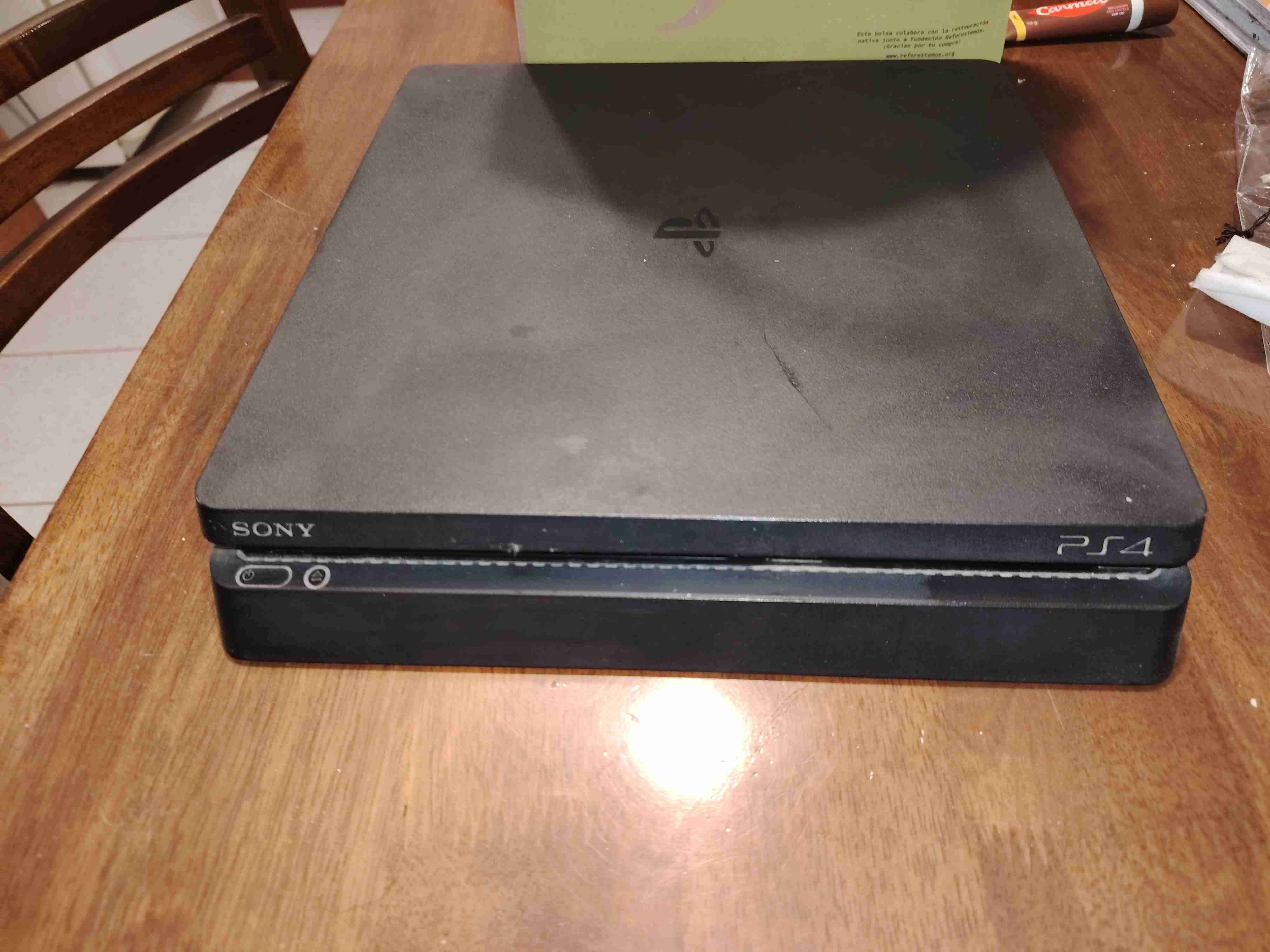 Consola Sony PS4 usada - miniatura 1