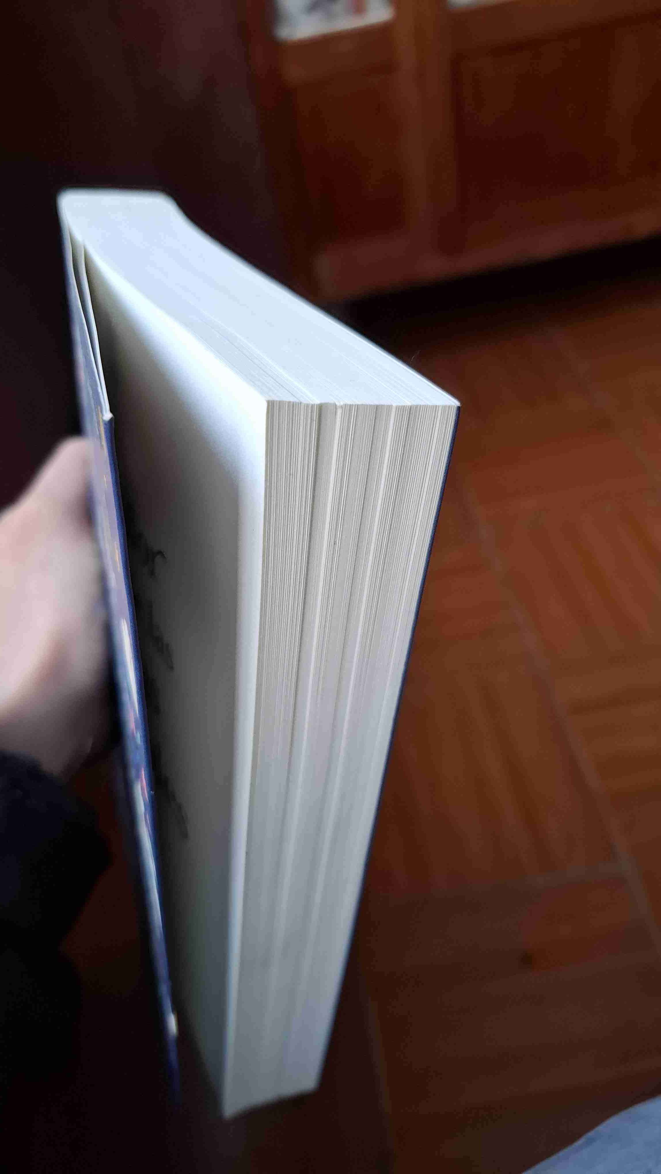 Libro 'El color de las cosas invisibles' - miniatura 3