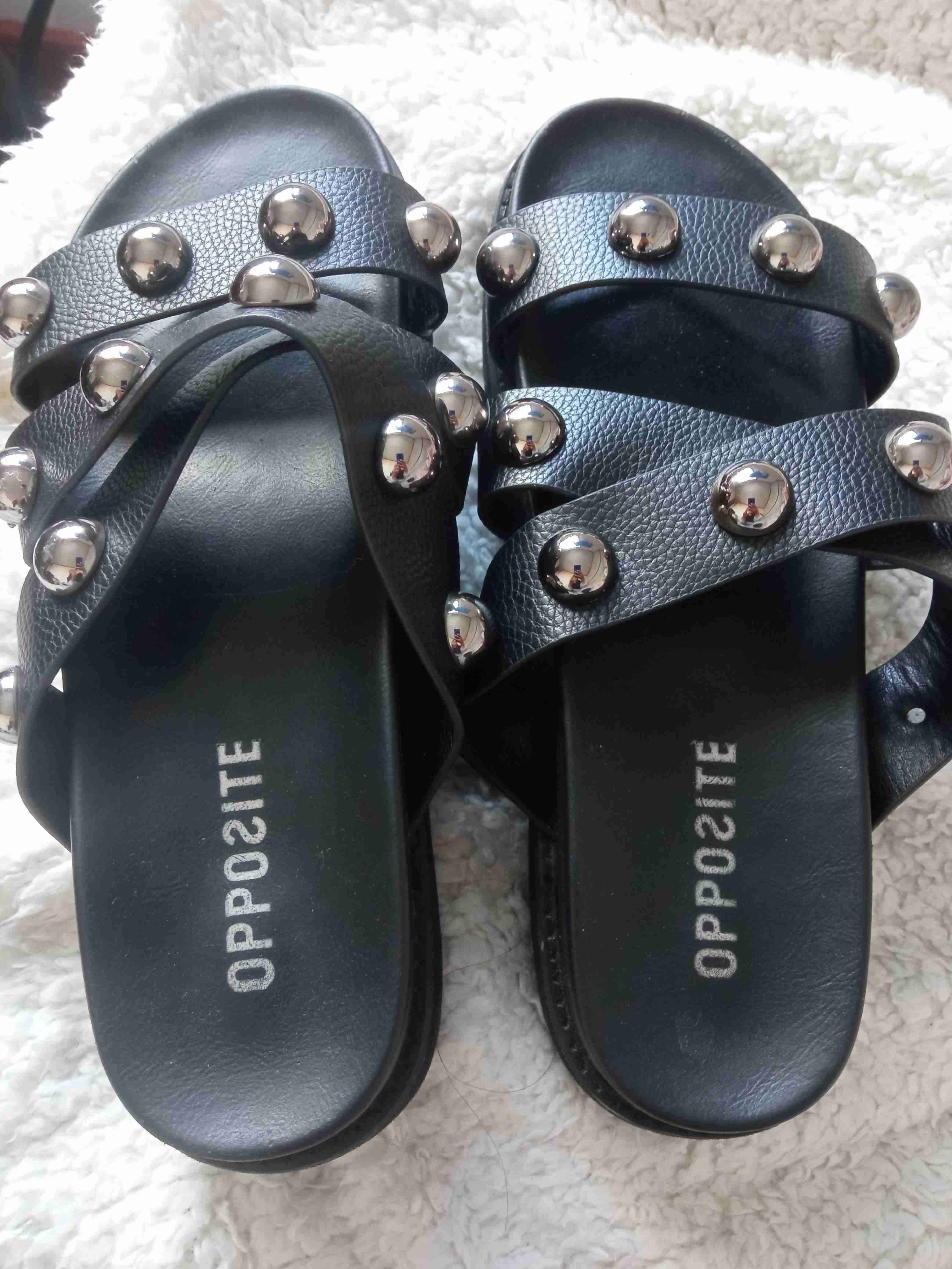 Sandalias negras con tachas - miniatura 1