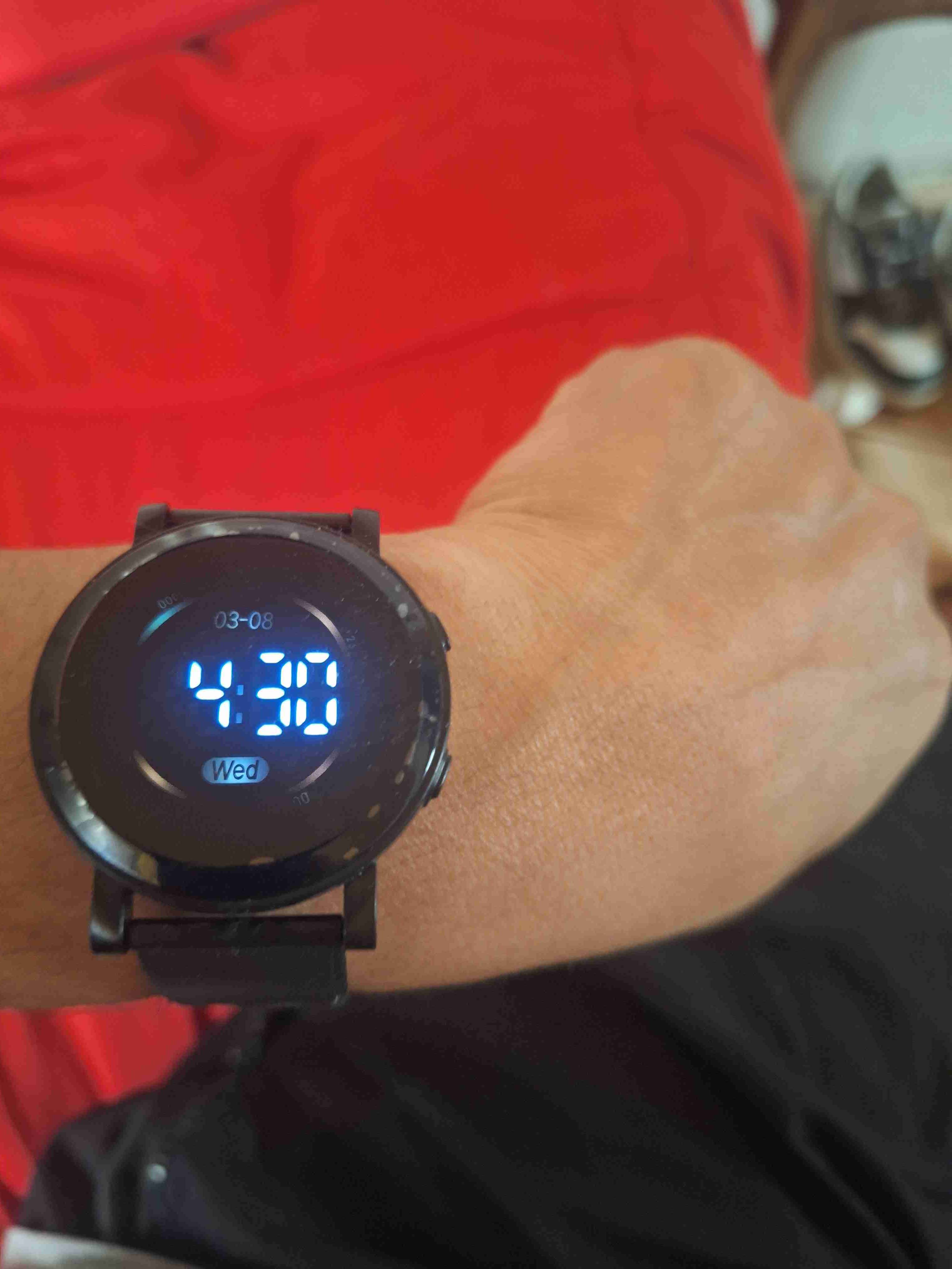 Reloj digital negro con pantalla LED - miniatura 1