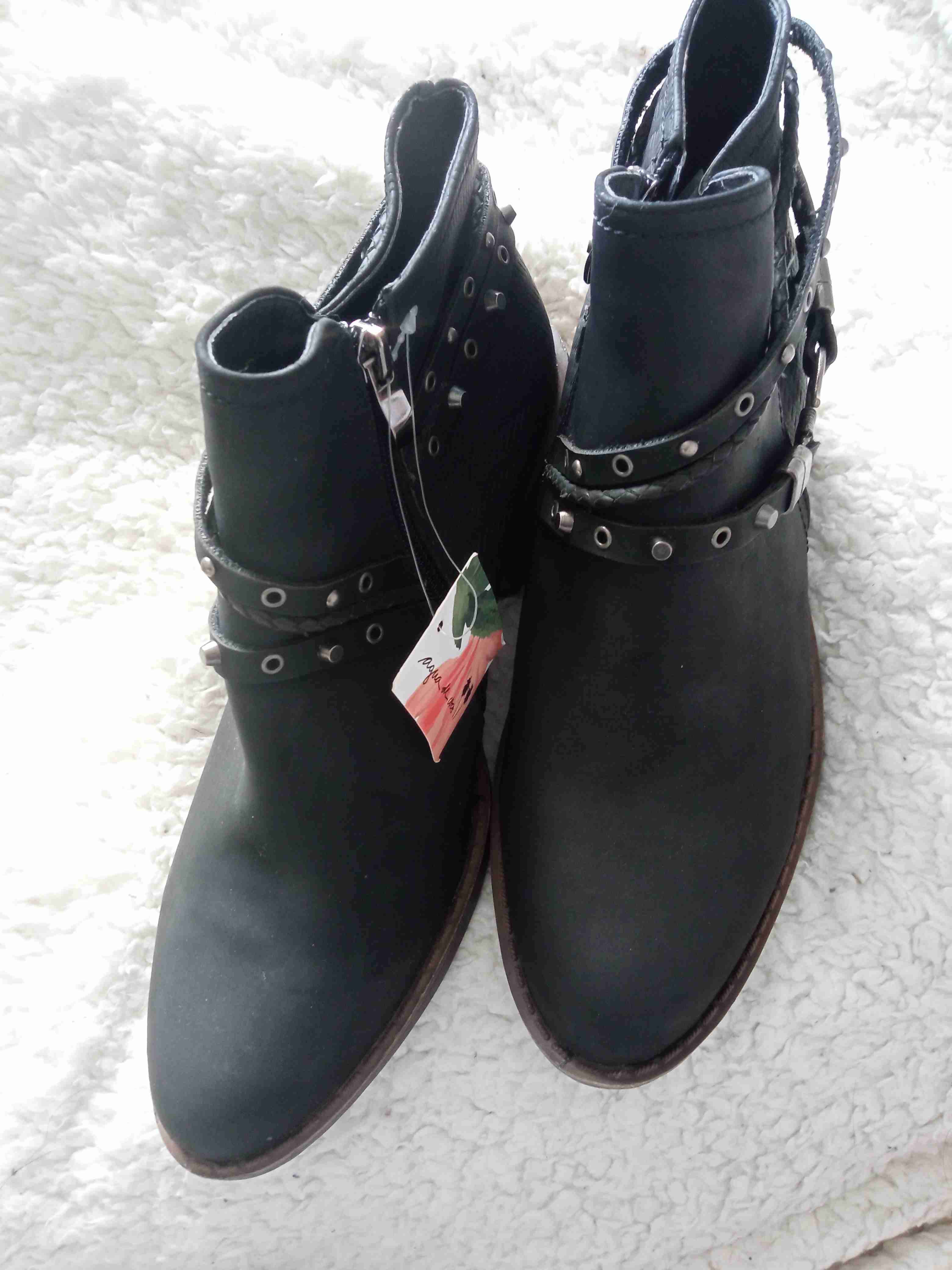 Botines negros con tachas - miniatura 2