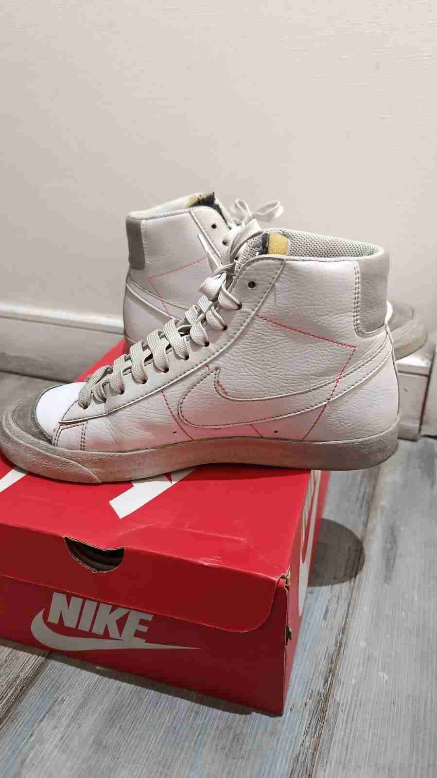Zapatillas Nike Blazer mid 77 blancas - miniatura 4
