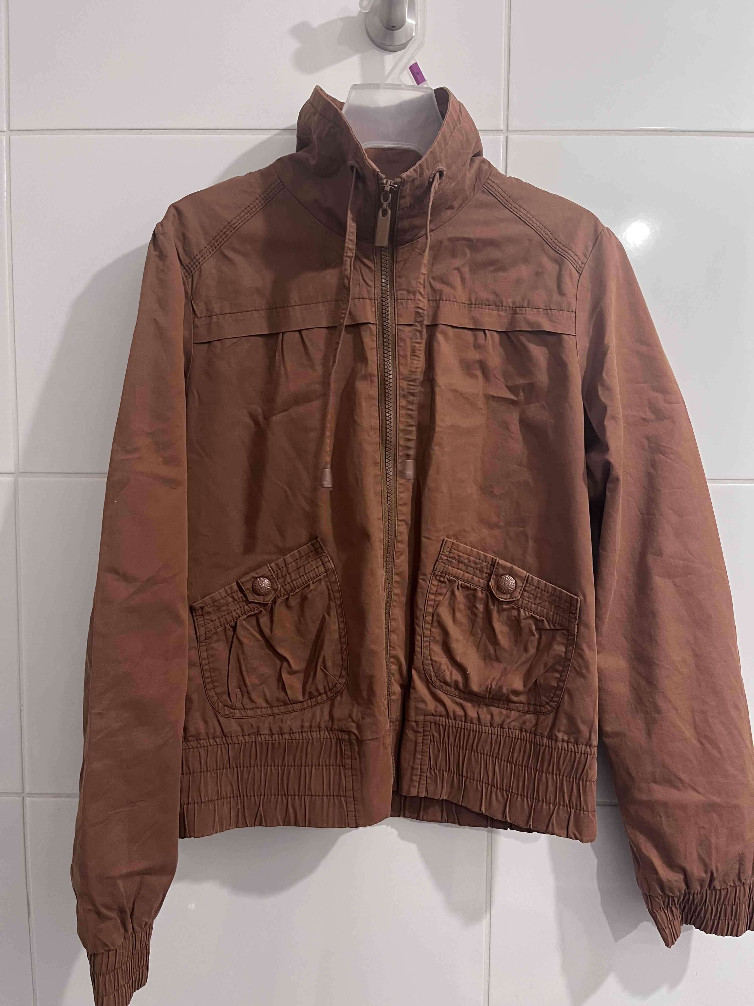 Chaqueta marrón con bolsillos - miniatura 1