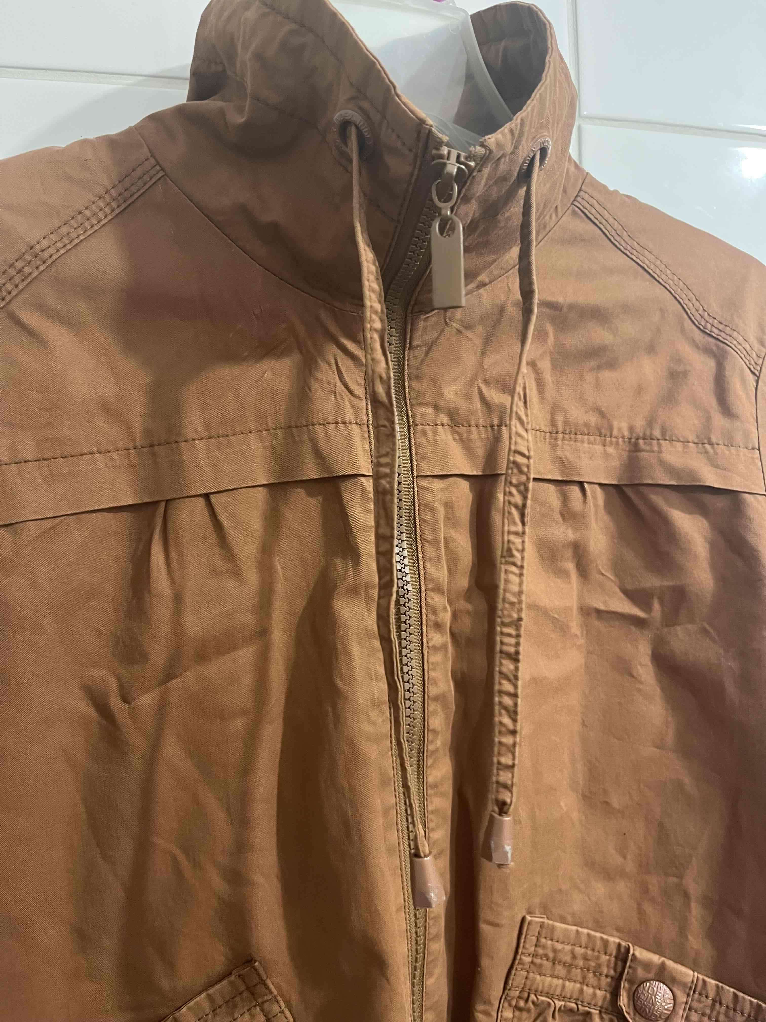 Chaqueta marrón con bolsillos - miniatura 3